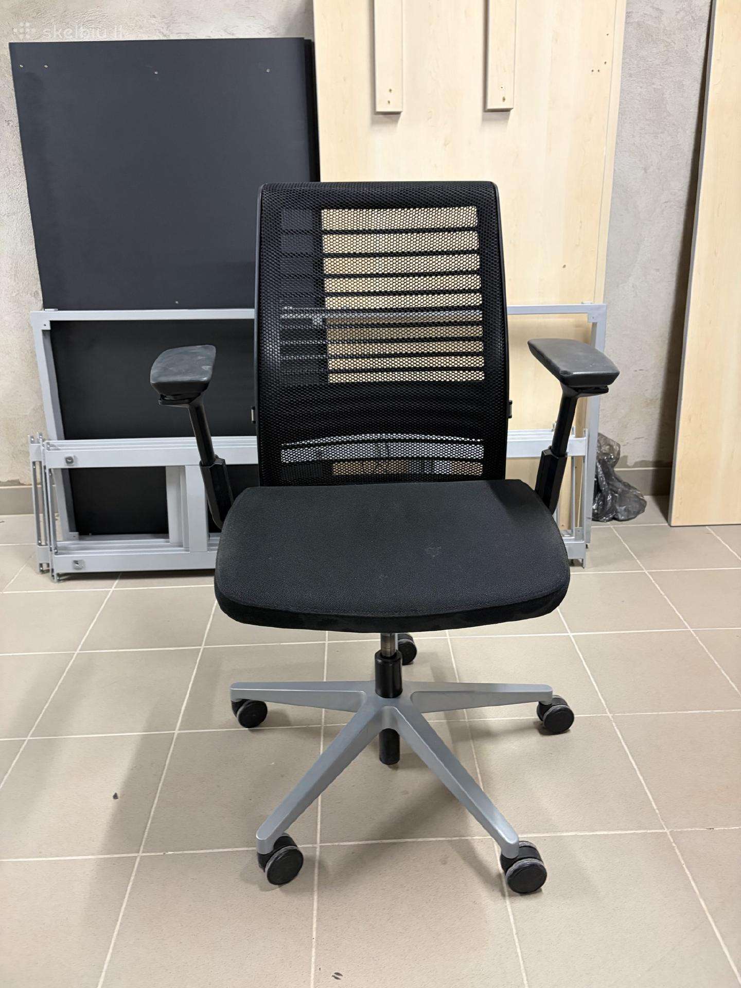 Steelcase Think V2 ergonominė biuro kėdė