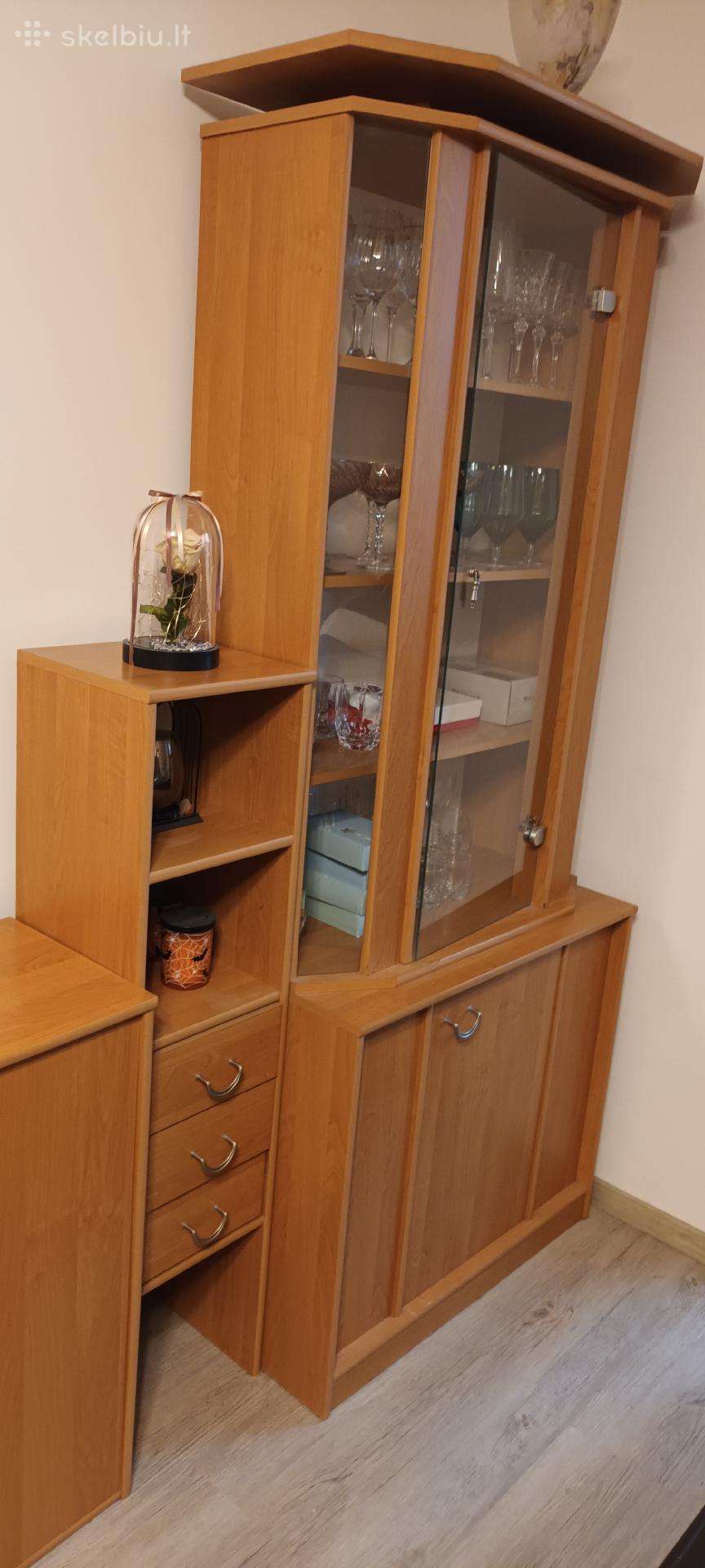 Dovanojam 6 atskirų dalių sekciją