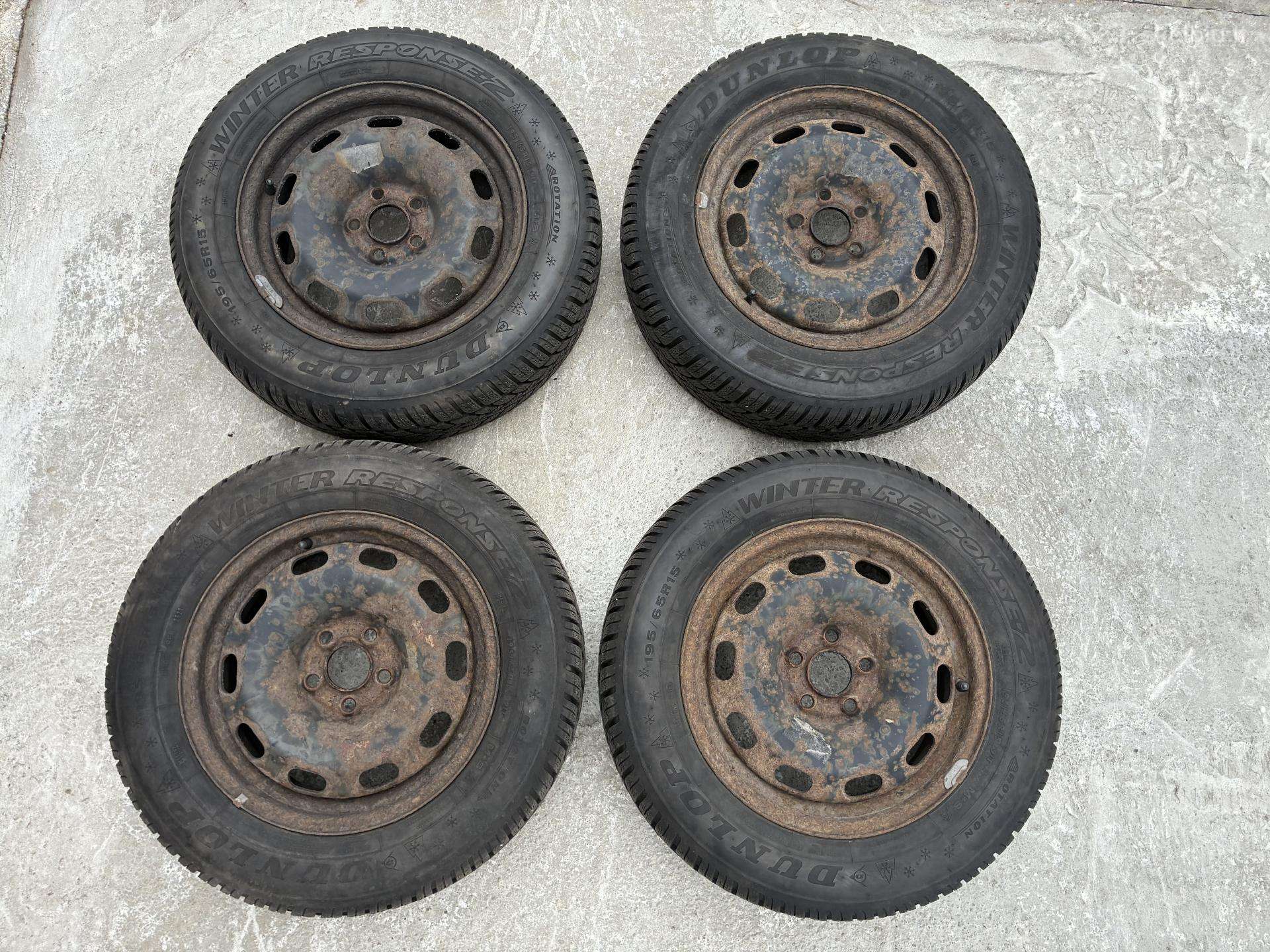 R15 ratlankiai su Dunlop žieminėmis padangomis