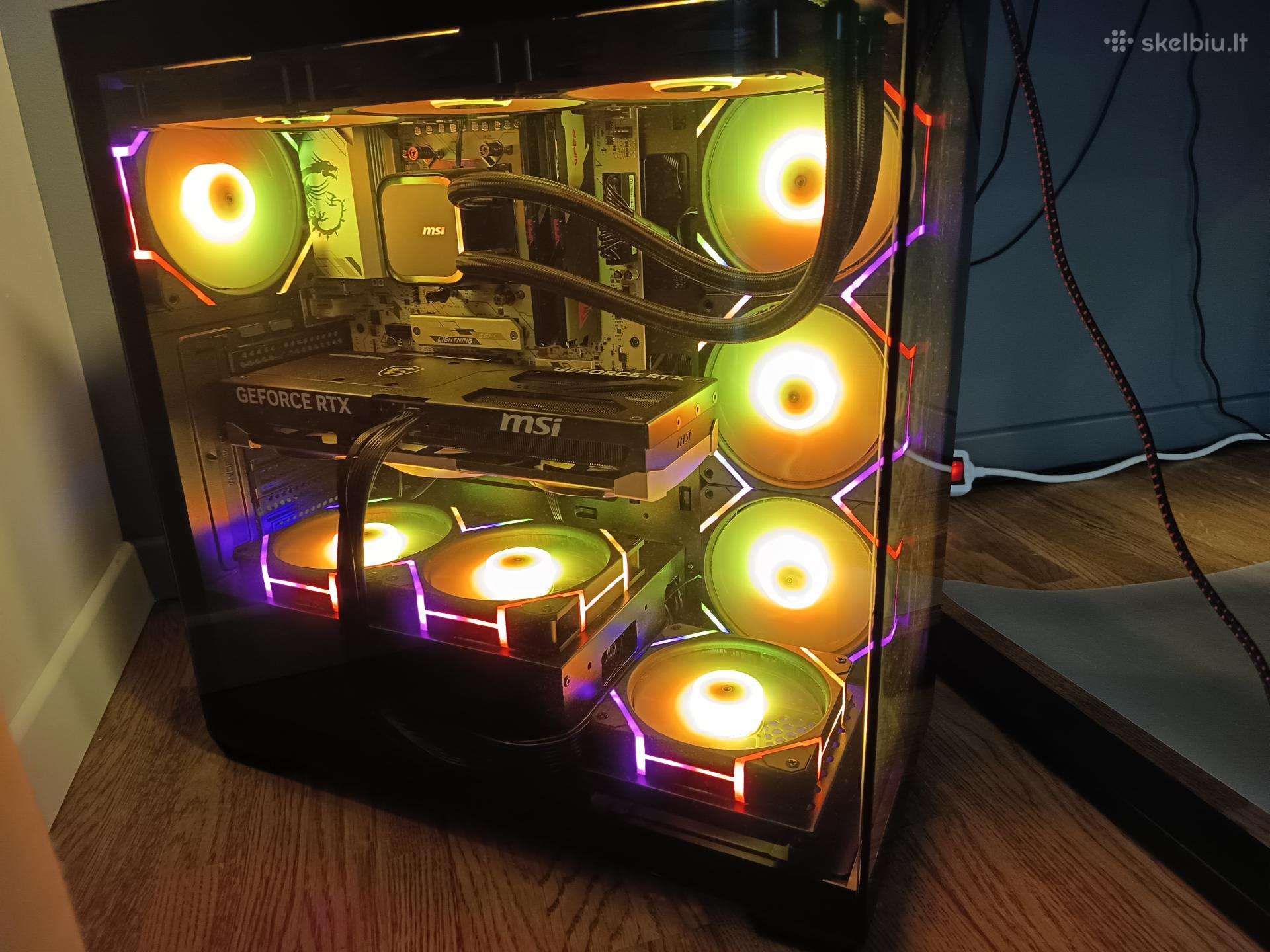 5070 ti 9800x3d žaidimų kompiuteris su periferija