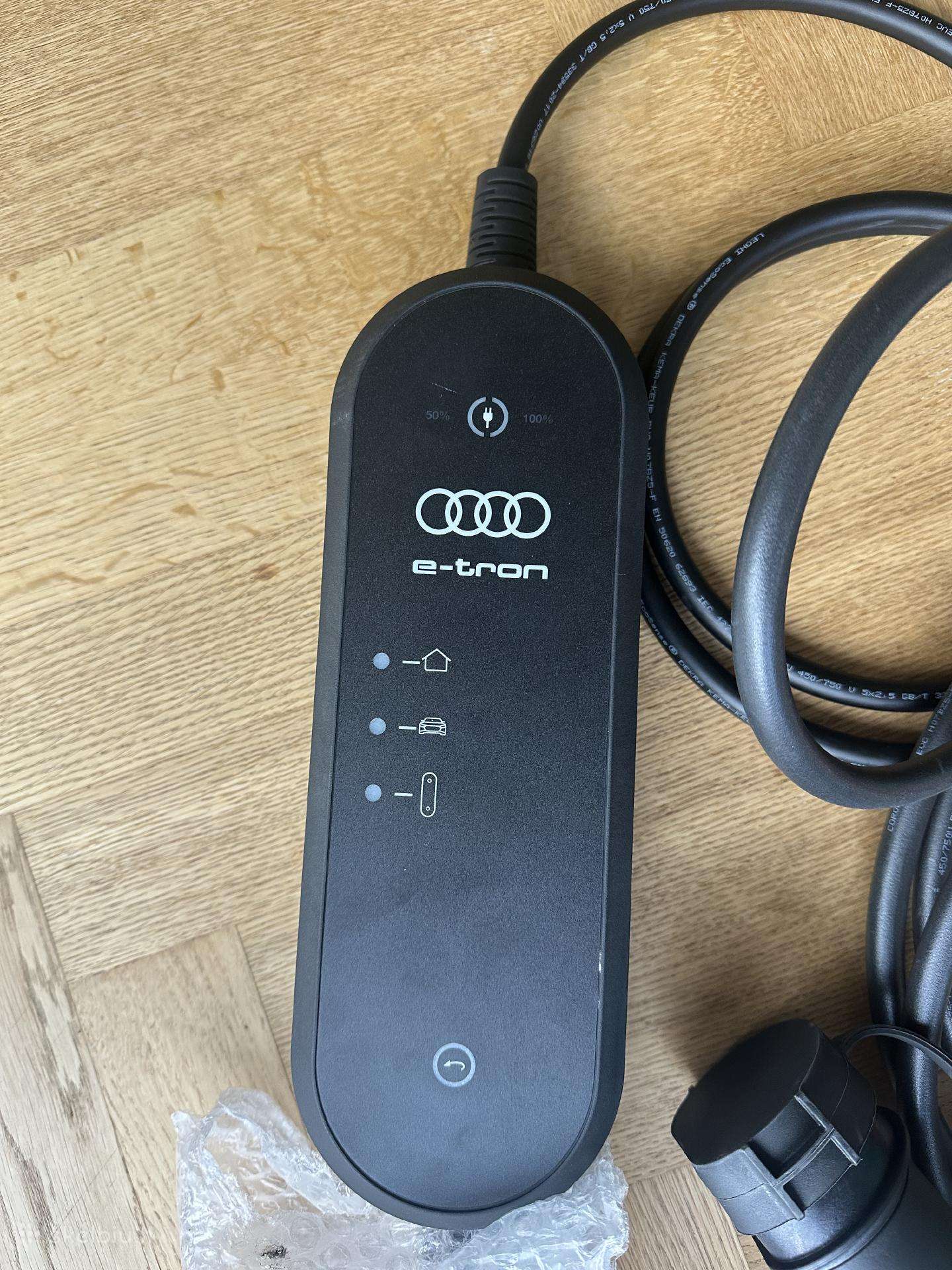 Originalus Audi Universal Charger 11 kw, Type 2