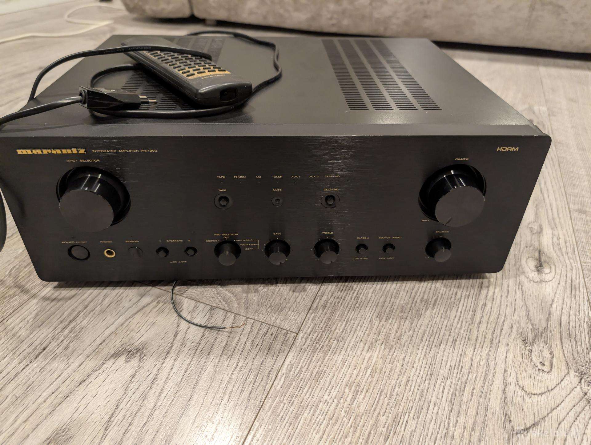 Marantz Pm7200 su originaliu pulteliu.
