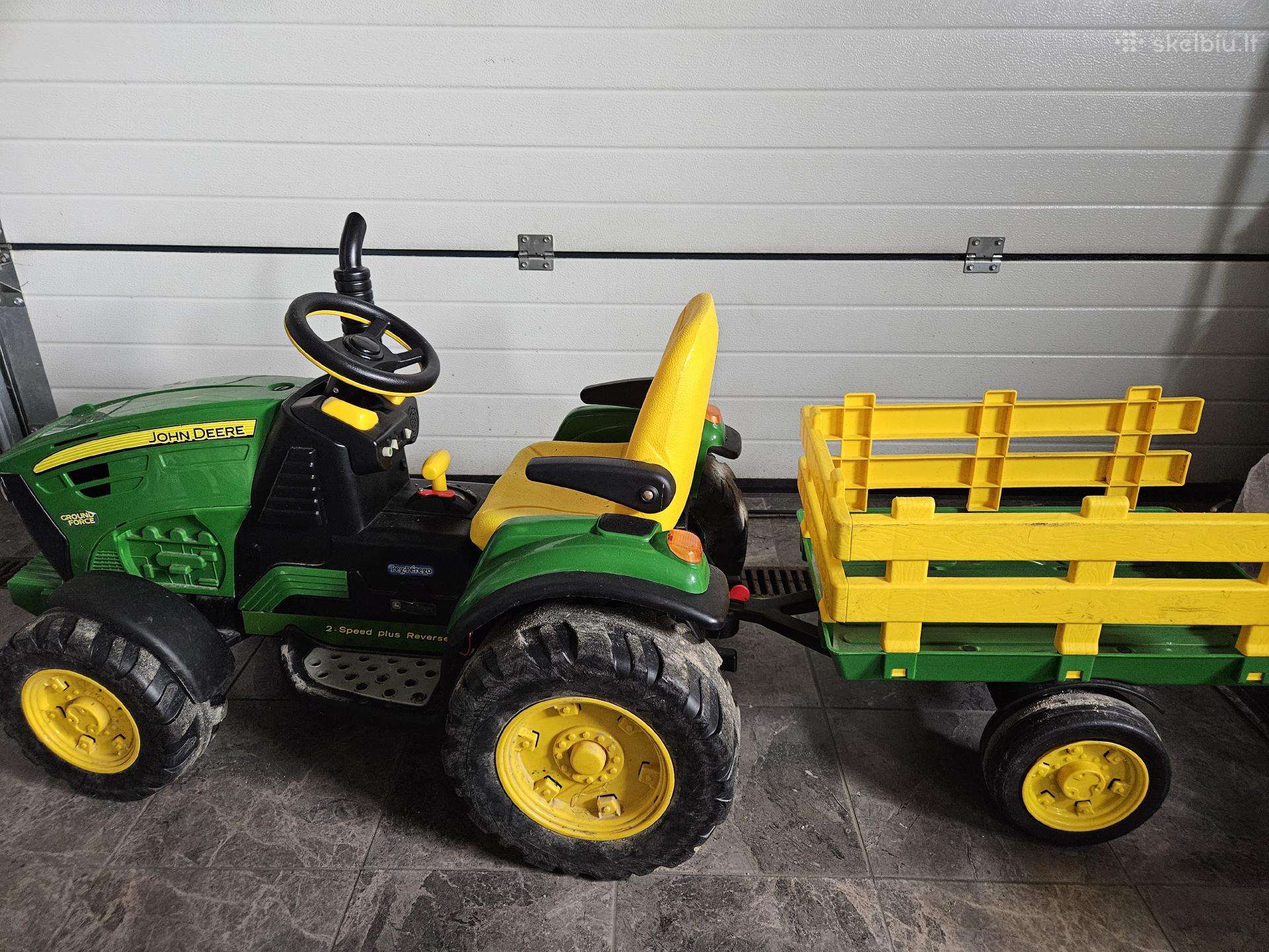 Vaikiškas John Deere traktorius