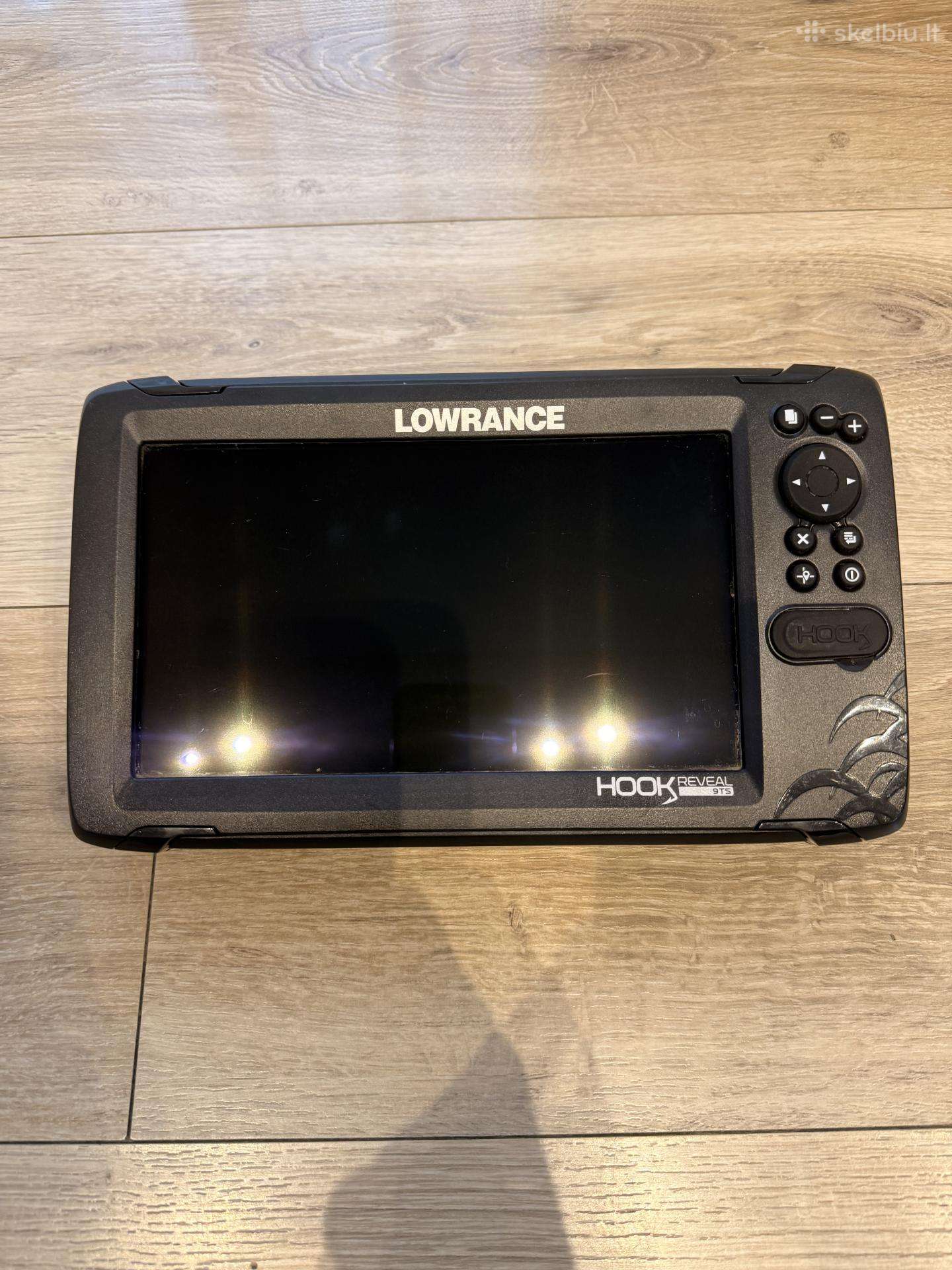 Lowrance Hook Reveal 9 Tripleshot