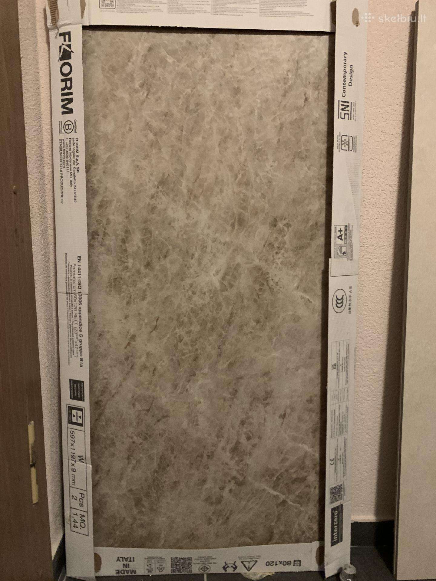 Atiduodu dvi 60x120 Akmens Masės plyteles