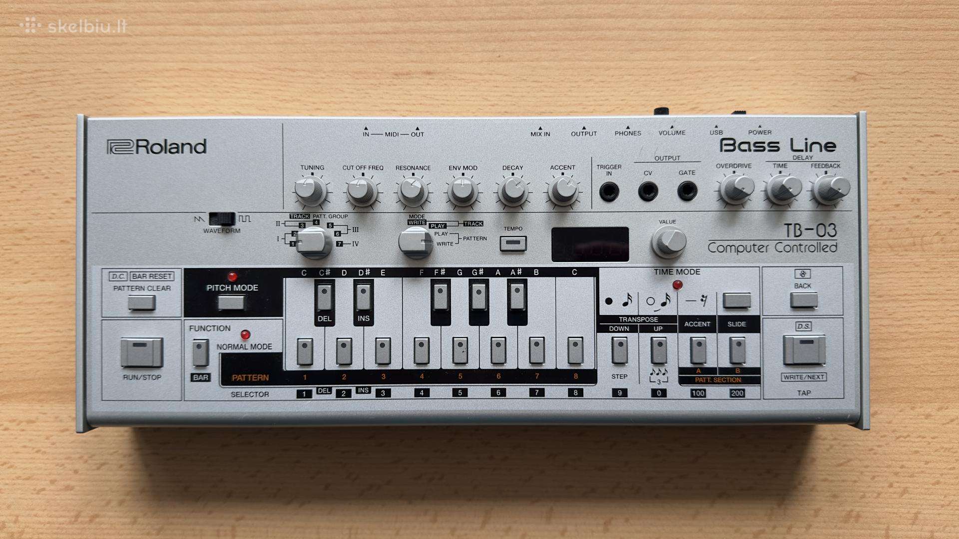 Roland TB-03