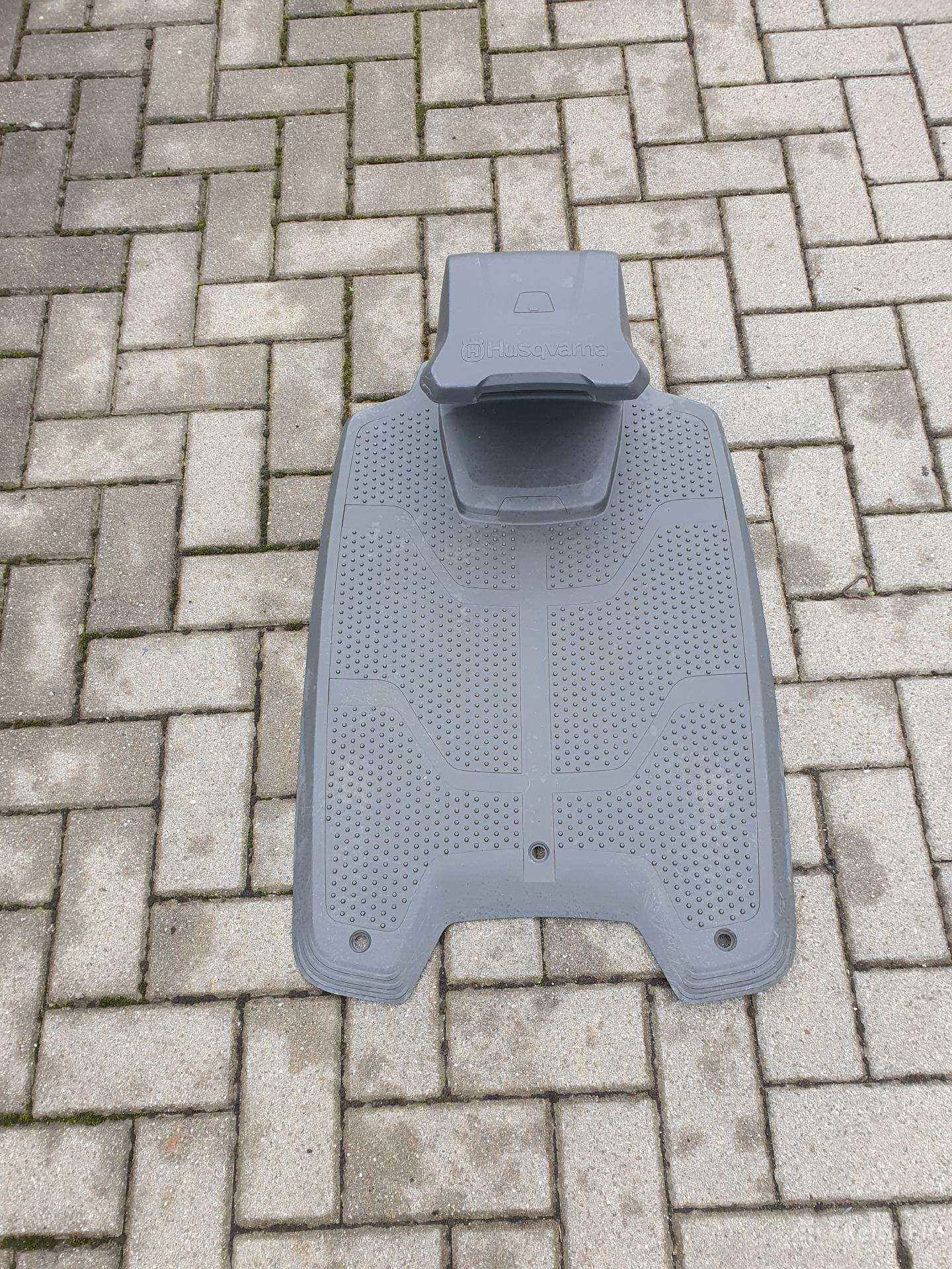 Husqvarna vejos roboto įkrovimo stotelė