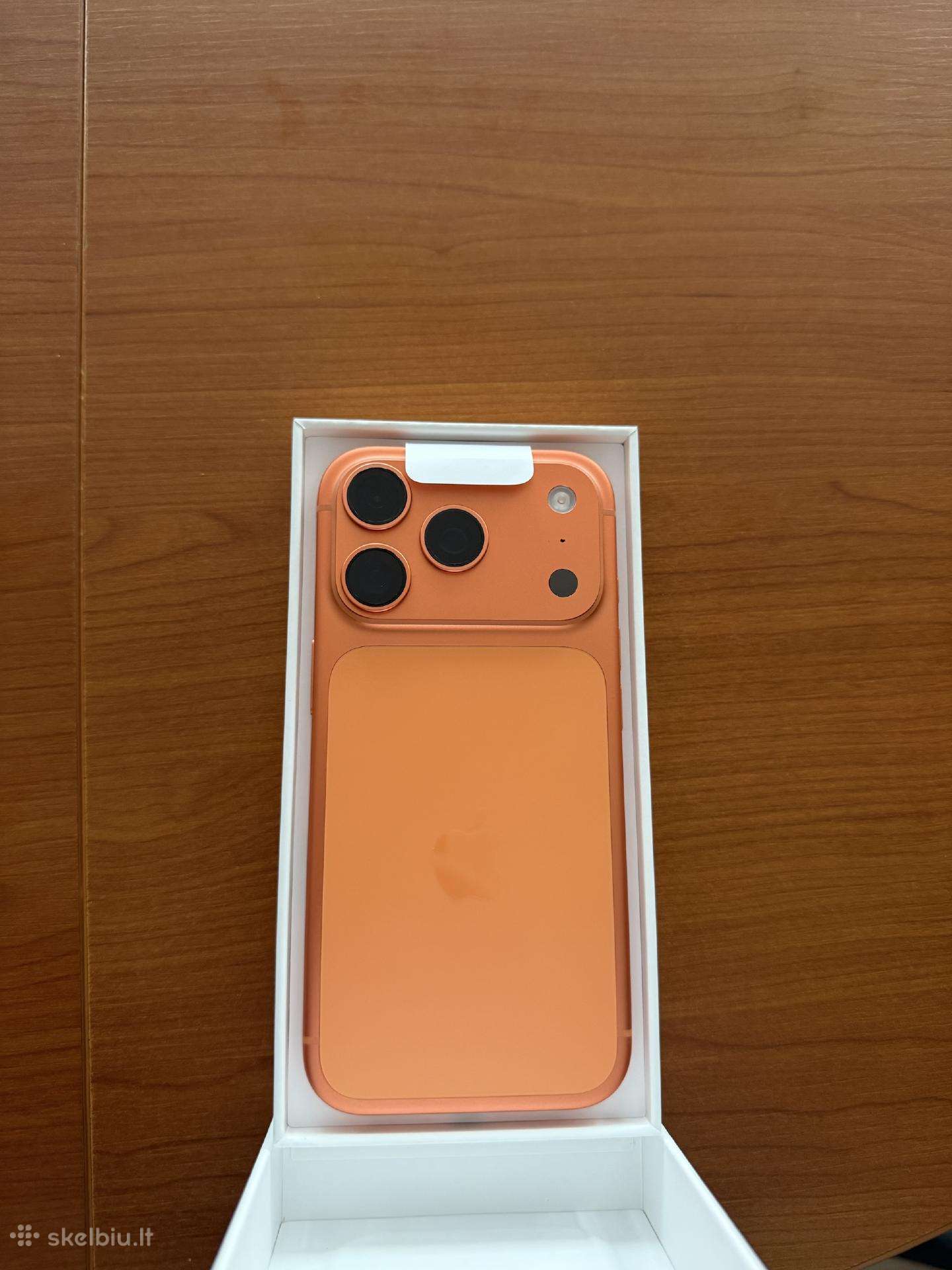 iPhone 17 Pro 256gb Cosmic Orange- naujas