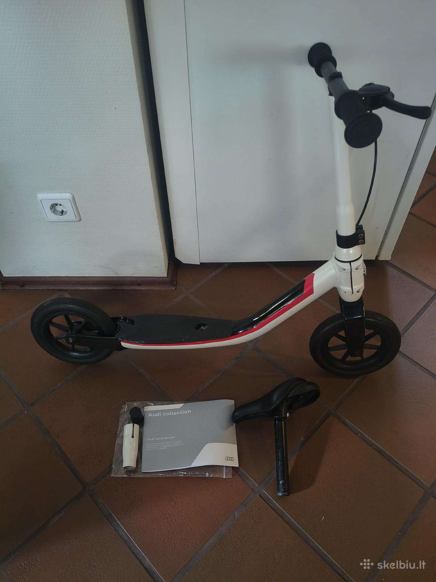Audi Junior Runner paspirtukas/balansinis
