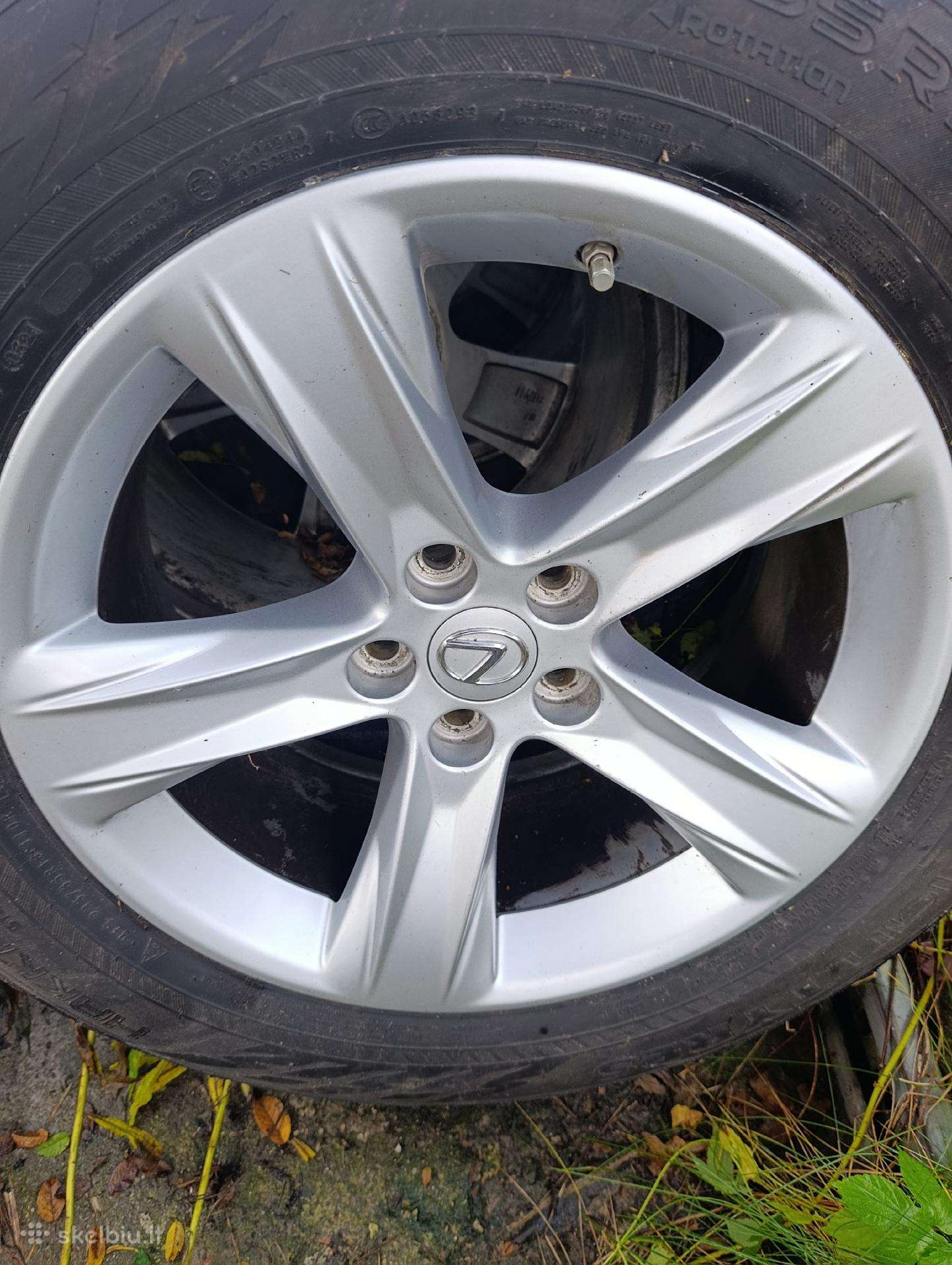 Lexus ratlankiu komplektas su žieminem padangom