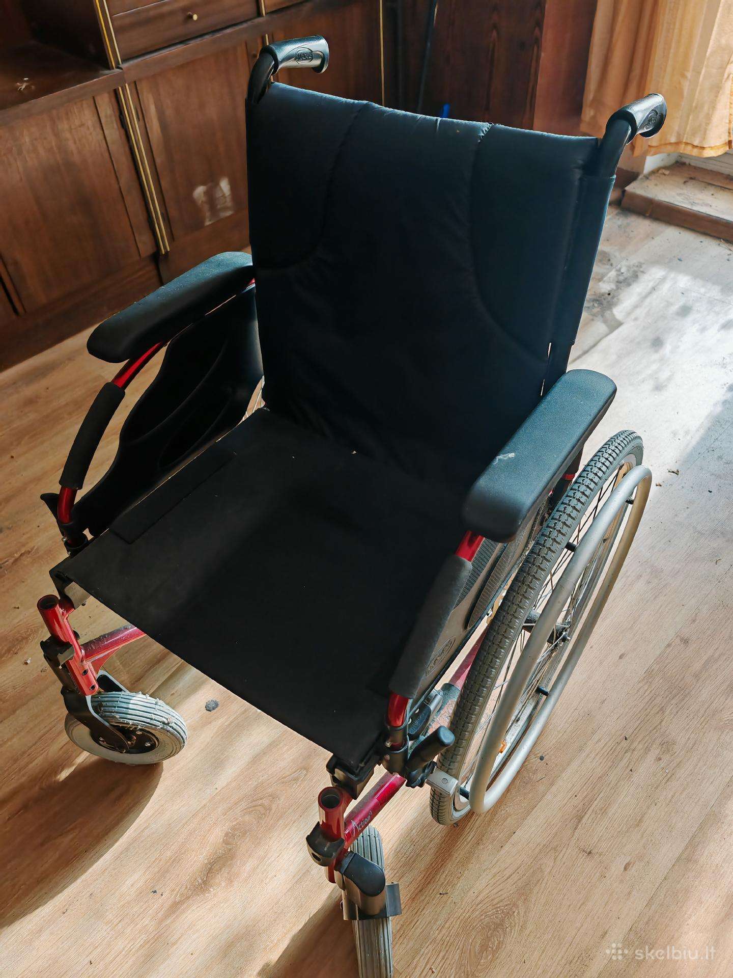 Neigaliojo vežimėlis invacare action 3 NG