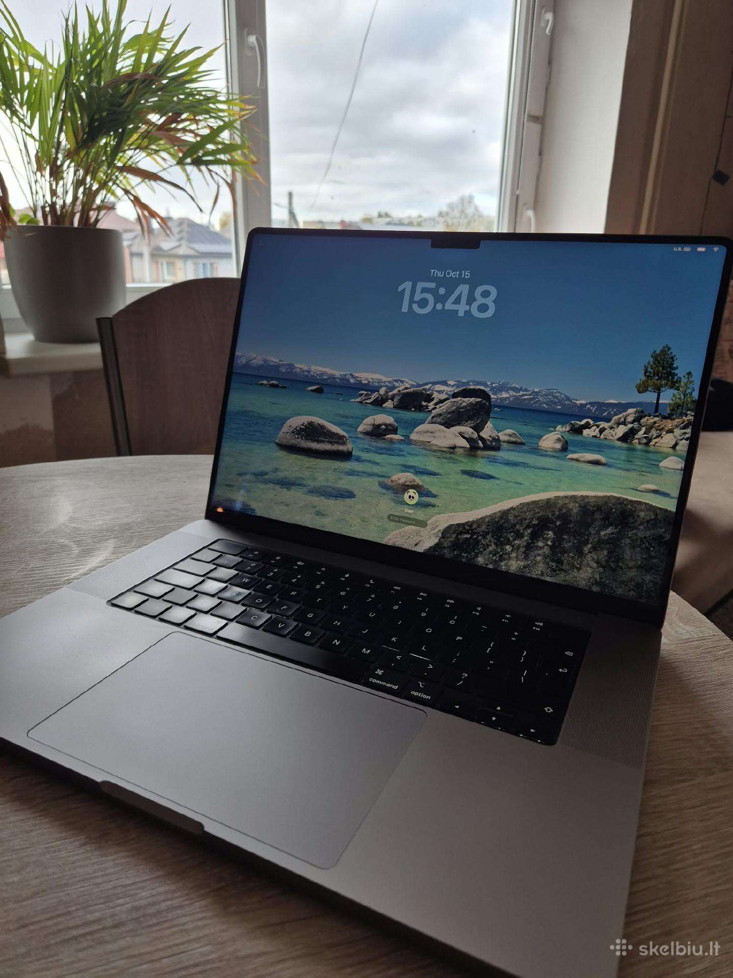 MacBook Pro 16-inch M1 32gb RAM / 512 GB SSD