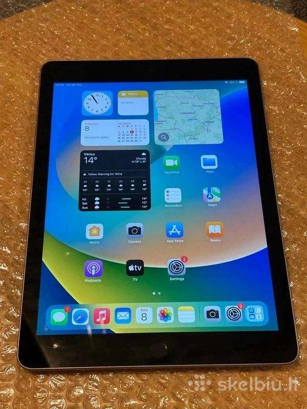 Apple iPad 5th Gen 32gb Wi-fi (87% Battery)