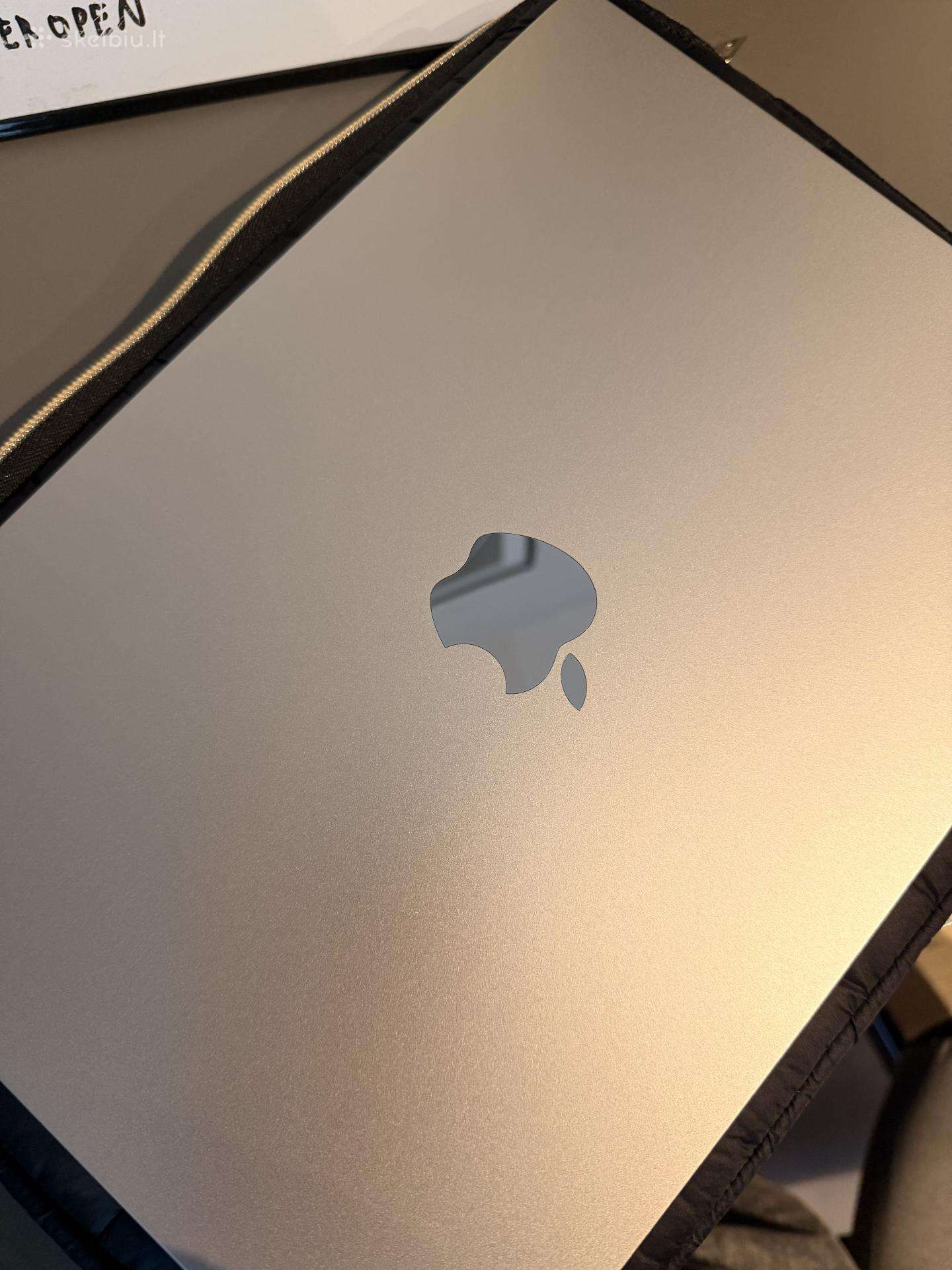 MacBook Air M5, Silver