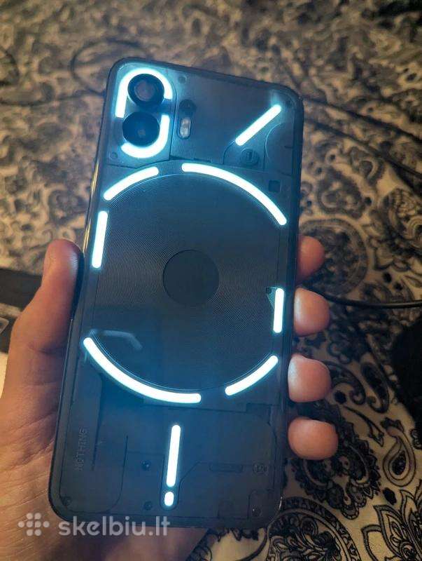Nothing Phone (2)
