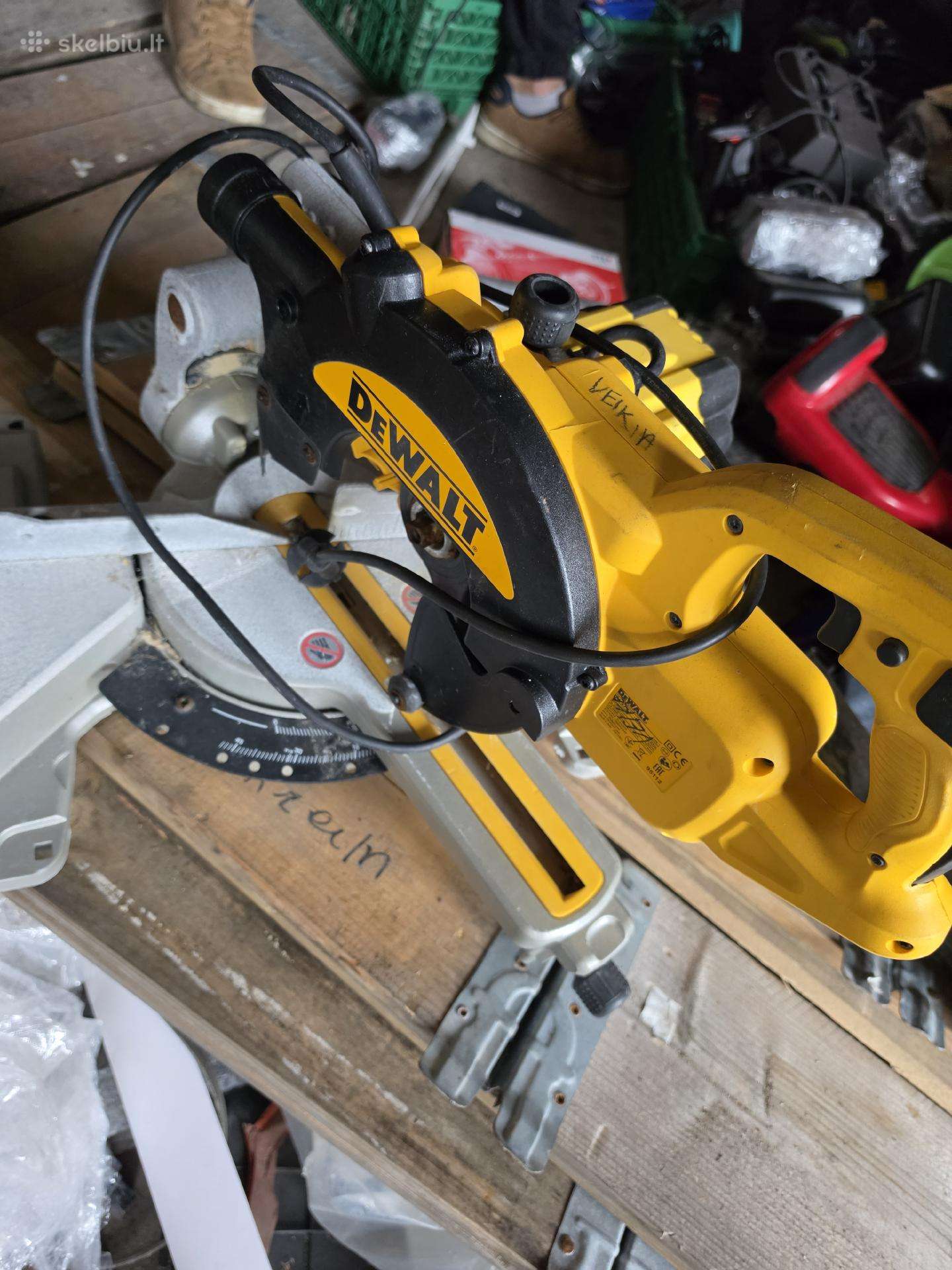 Dewalt skersinio pjovimo staklės