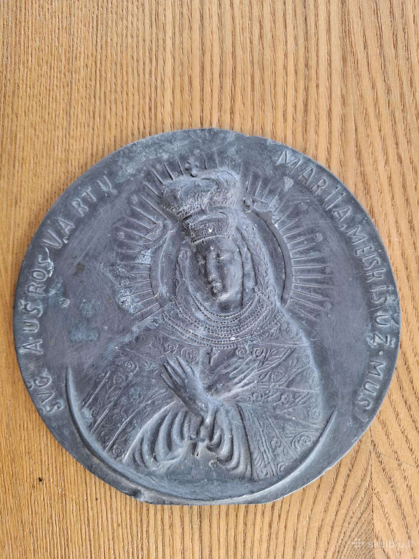 Tarpukario bareljefas Šv. Marija melski už mus