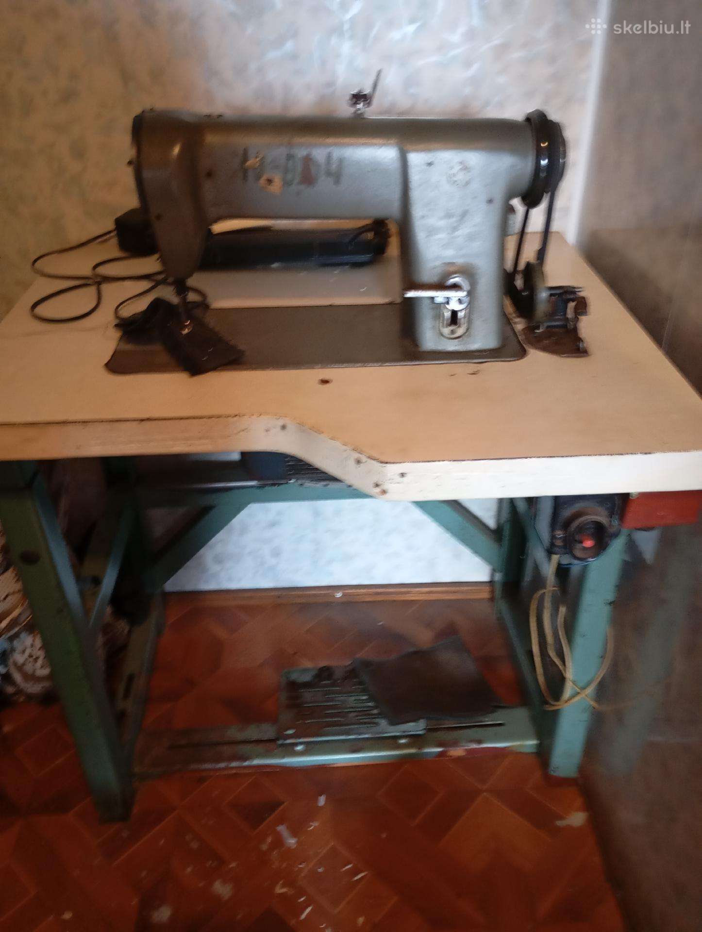 Parduodu veikiančią pramoninę siuvimo mašiną.