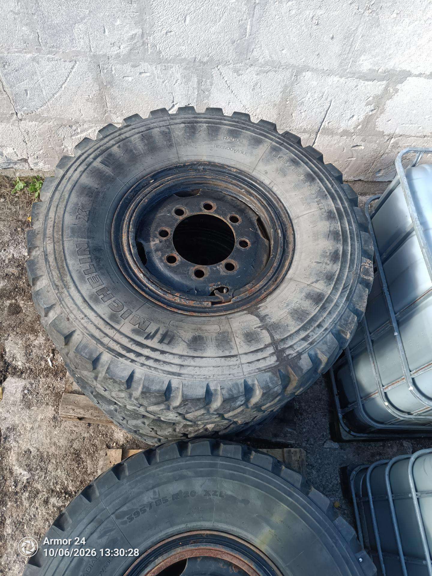 Parduodu Michelin 395/85r20 padangas