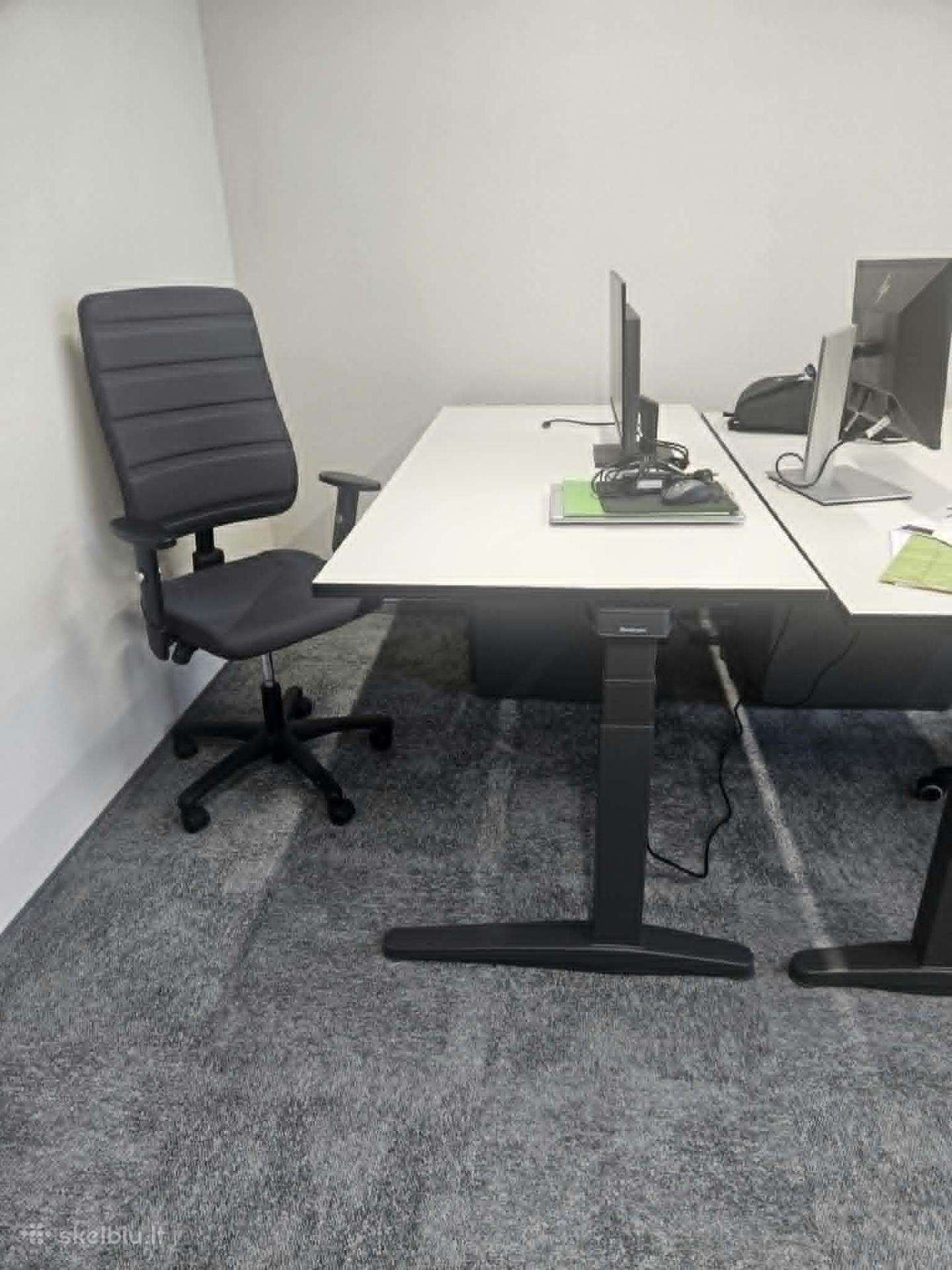 El. reguliuojamo aukščio biuro stalas Steelcase