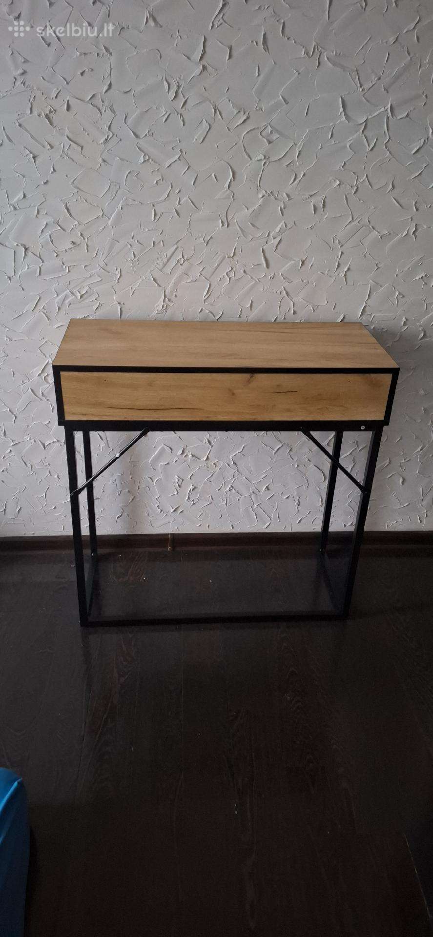 Konsulinis staliukas 80 80 35