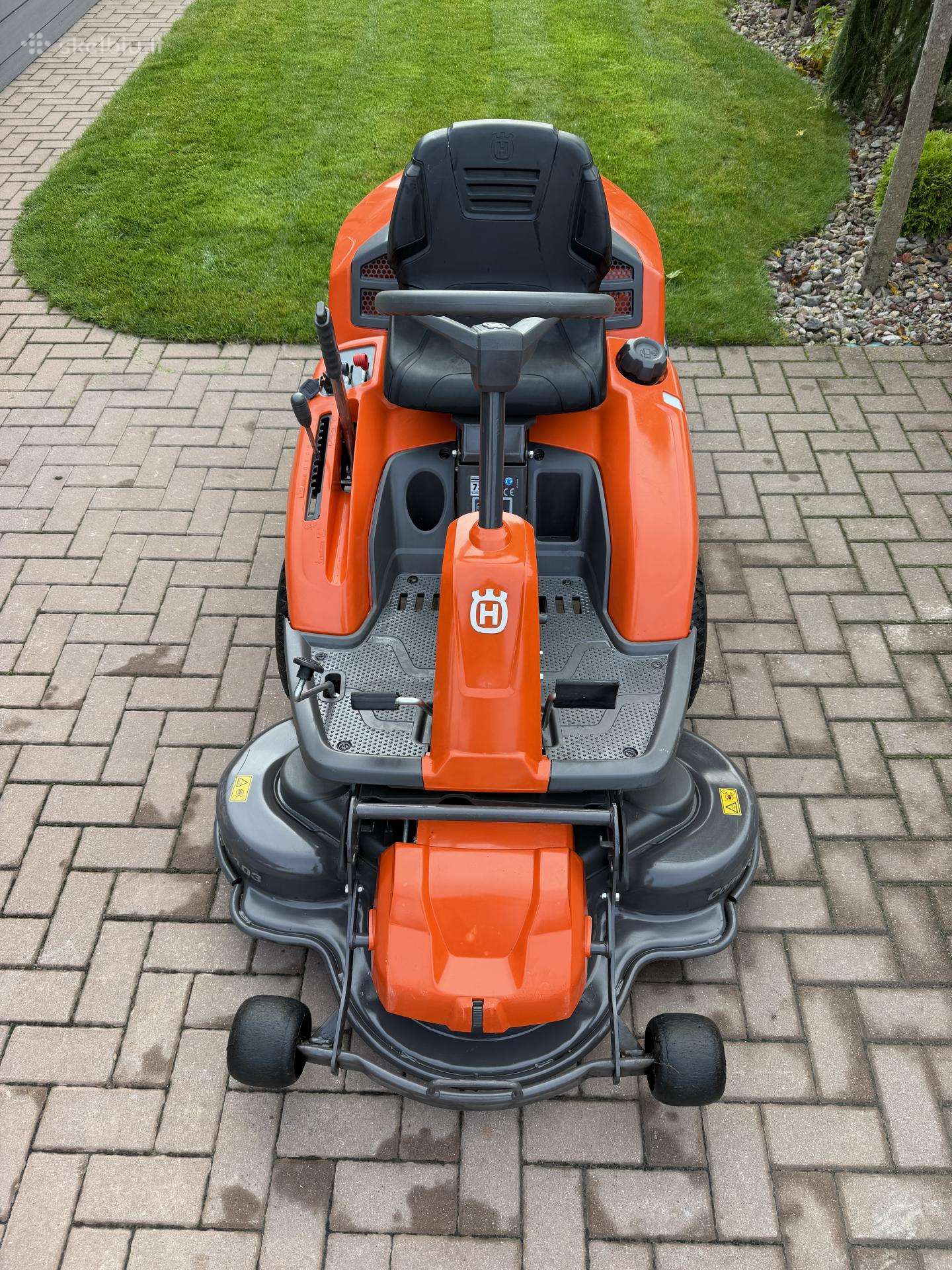 Sodo traktoriukas Husqvarna rider r214tc