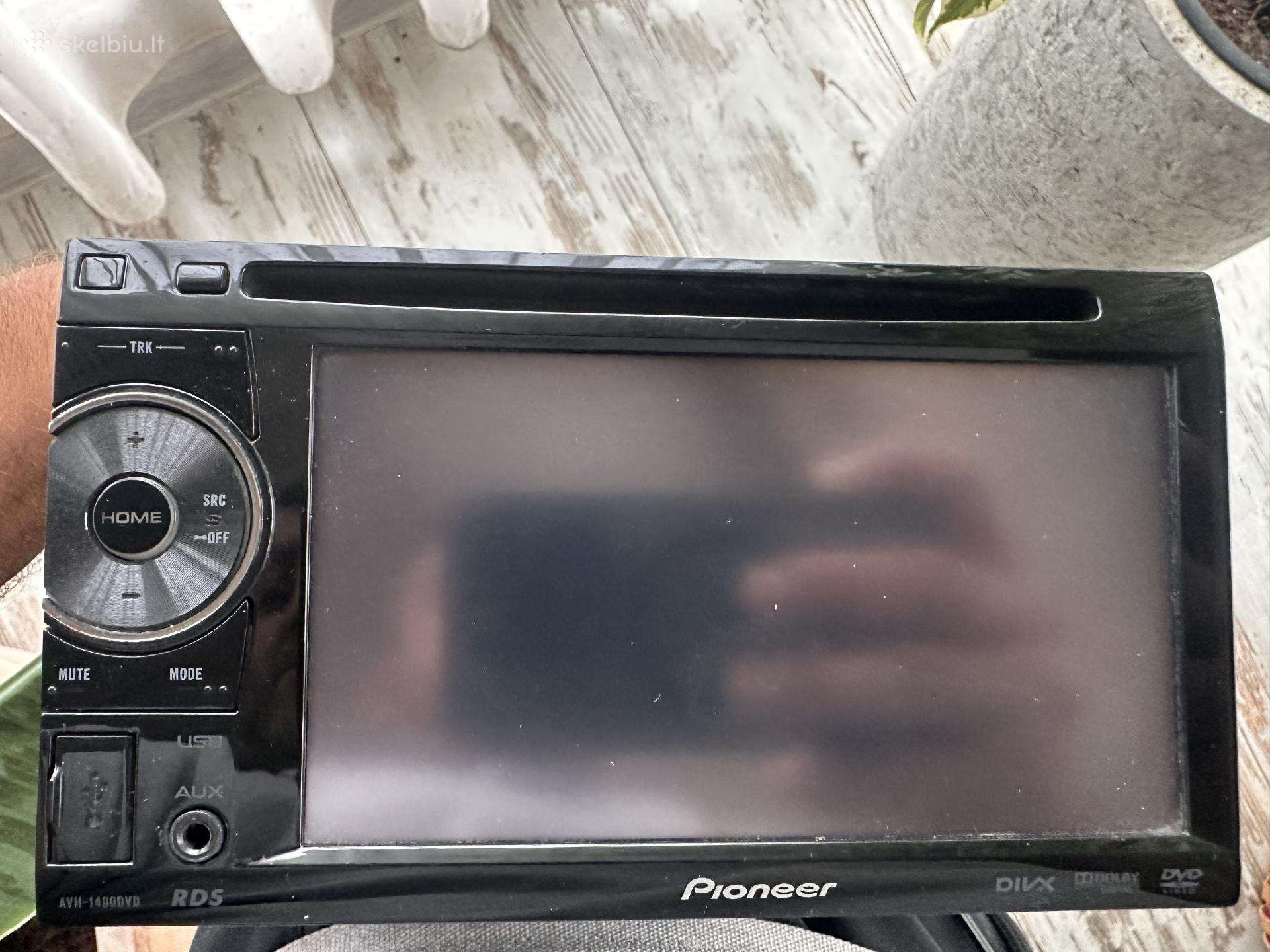 Parduodu magnetolą pioneer Avh-1400 Dvd