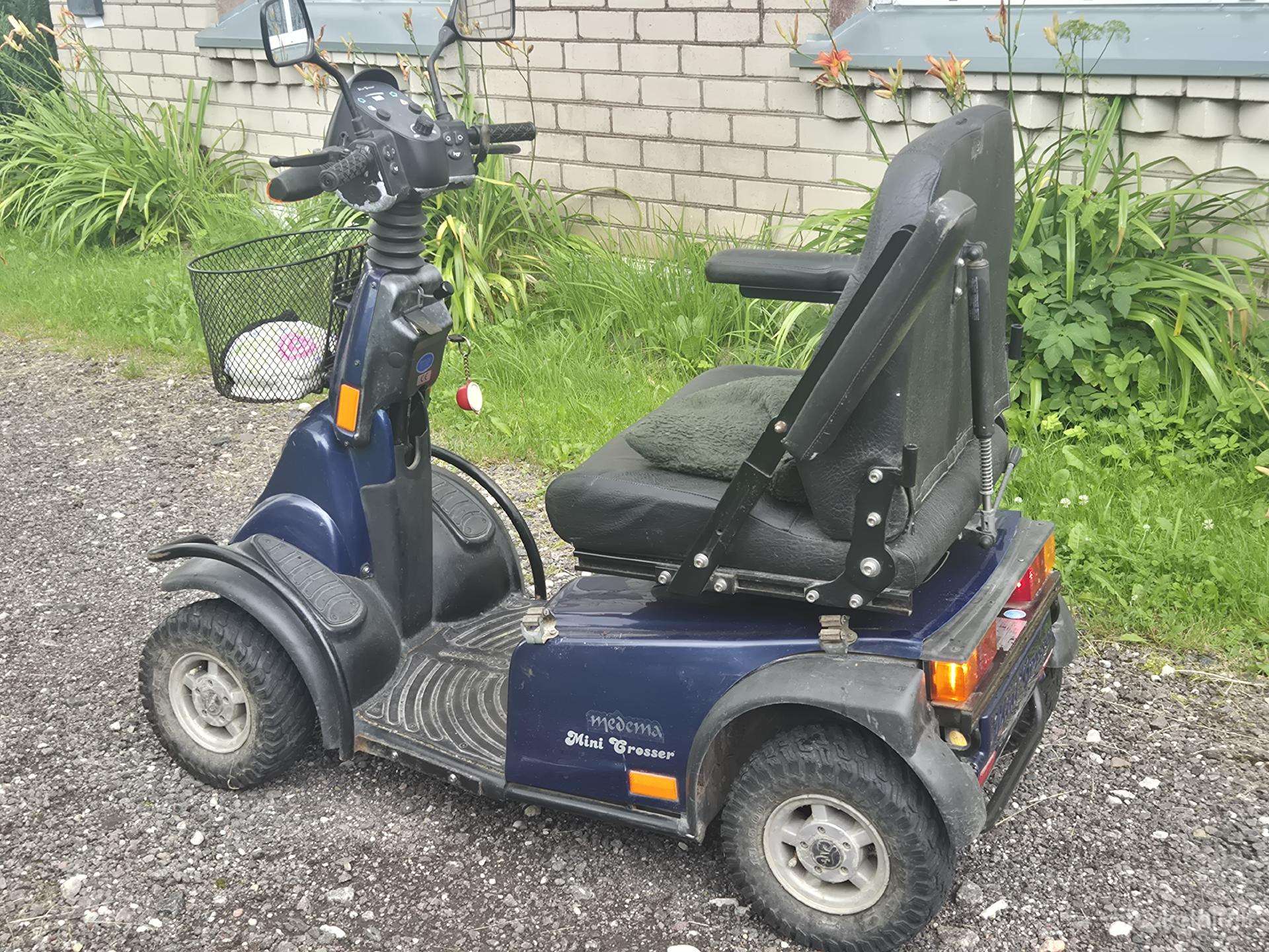 Elektrinis neįgaliojo vėžimėlis
