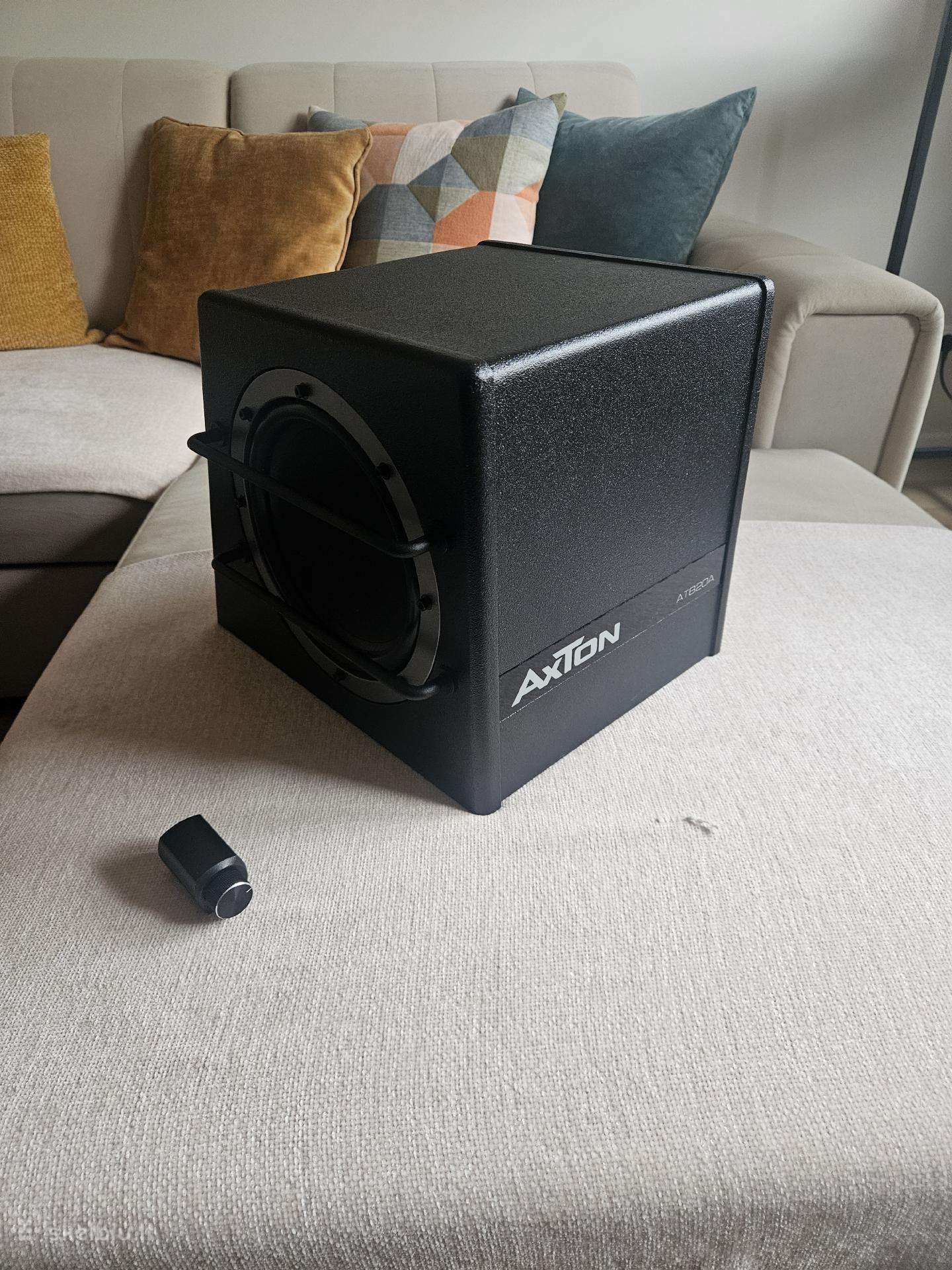Subvoferis Axton Atb20a