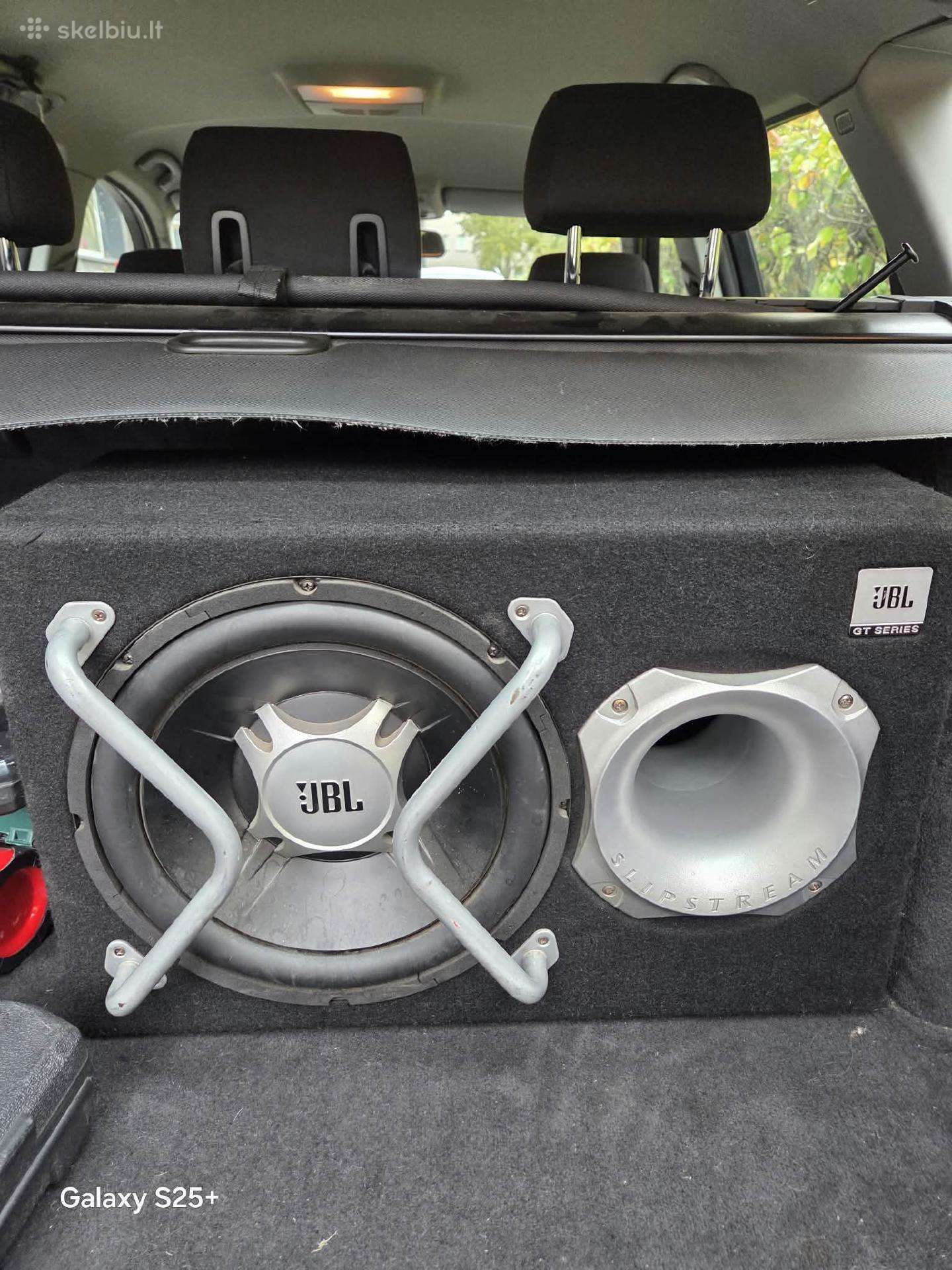 Parduodu jbl suba su crunch stiprintuvu
