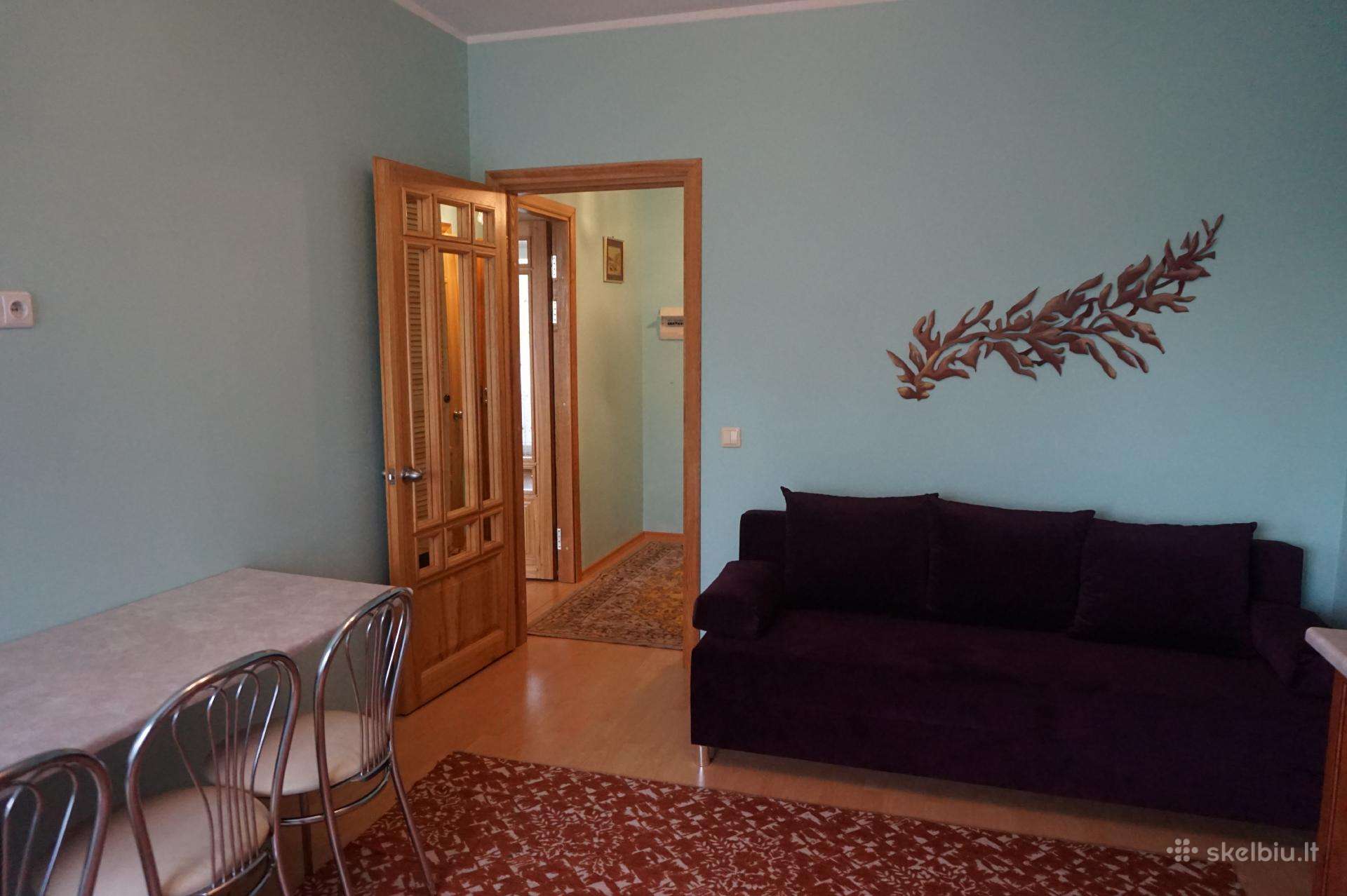 Mažai naudota sofa-lova su patalynė dėže