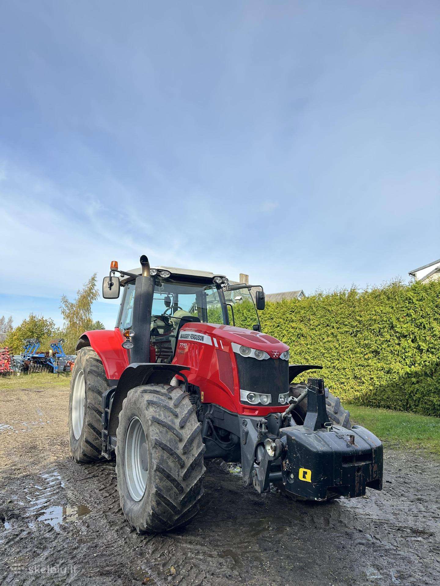 Traktorius Massey Ferguson 7719