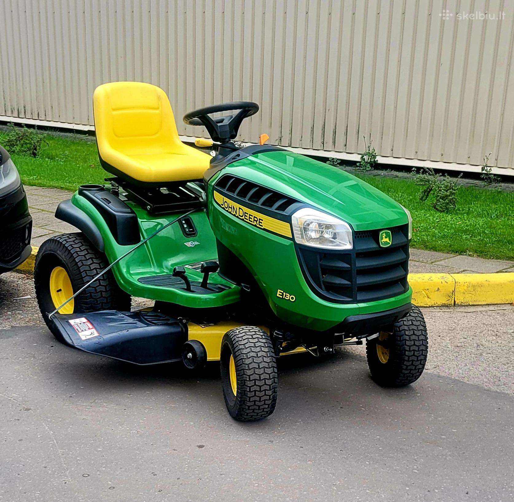 John deere E130