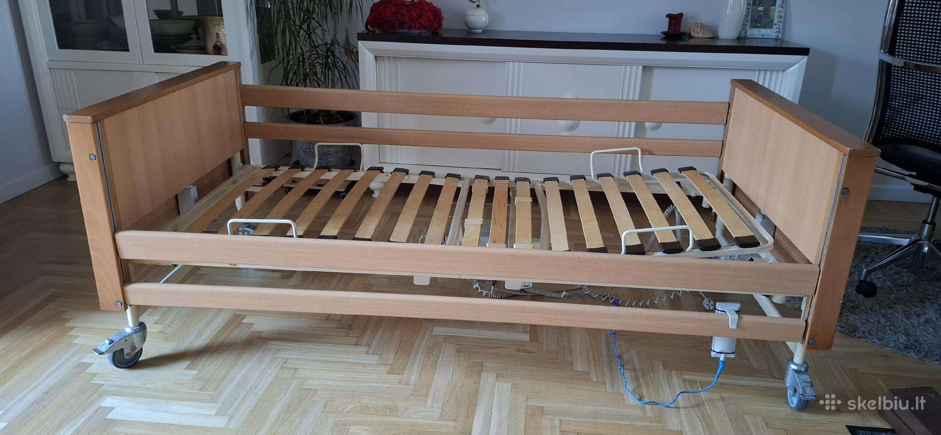 Parduodu Elektrinę funkcinę slaugos lovą