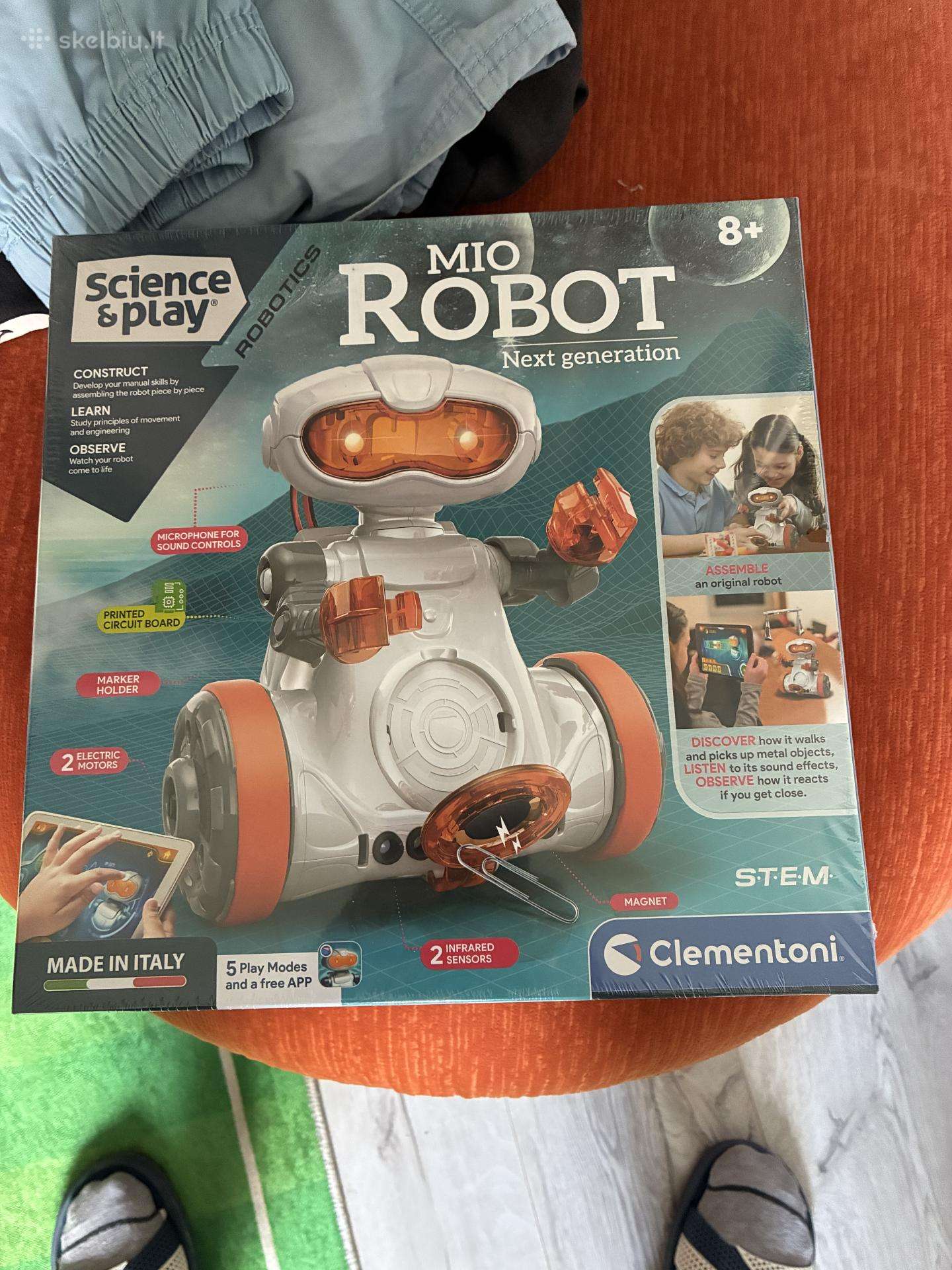 Robot