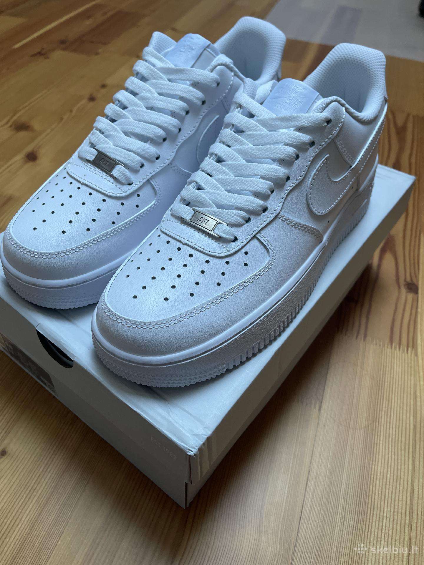Nike Air Force 1 '07 kedai, Us 9.5 / Eu 43