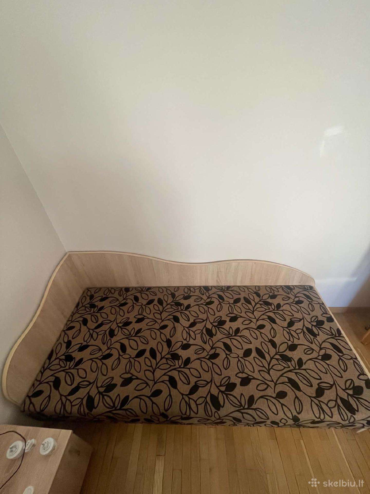 Viengulė medinė lova su daiktadėže