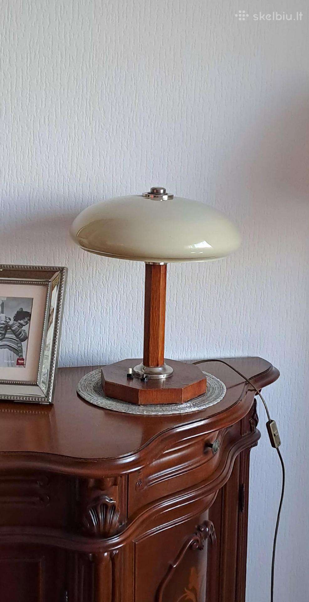 Senovinis Art Deco stiliaus stalinis šviestuvas