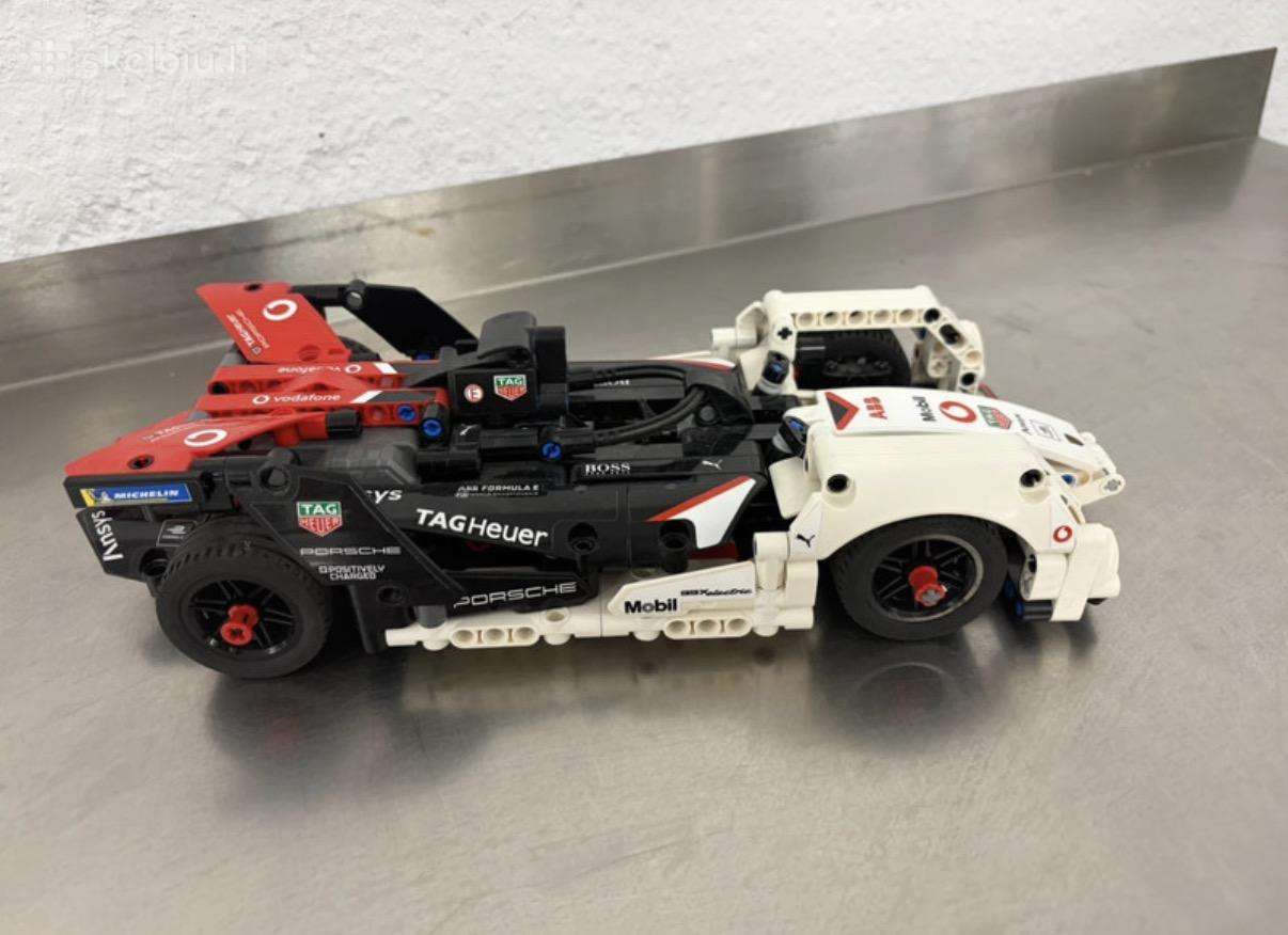 Lego lenktyninė mašina