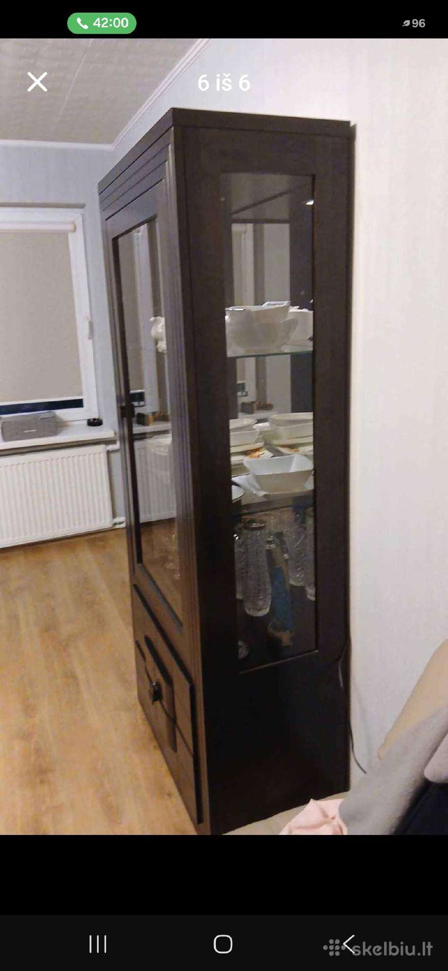 Parduodama tamsi vitrina / indauja Optimata