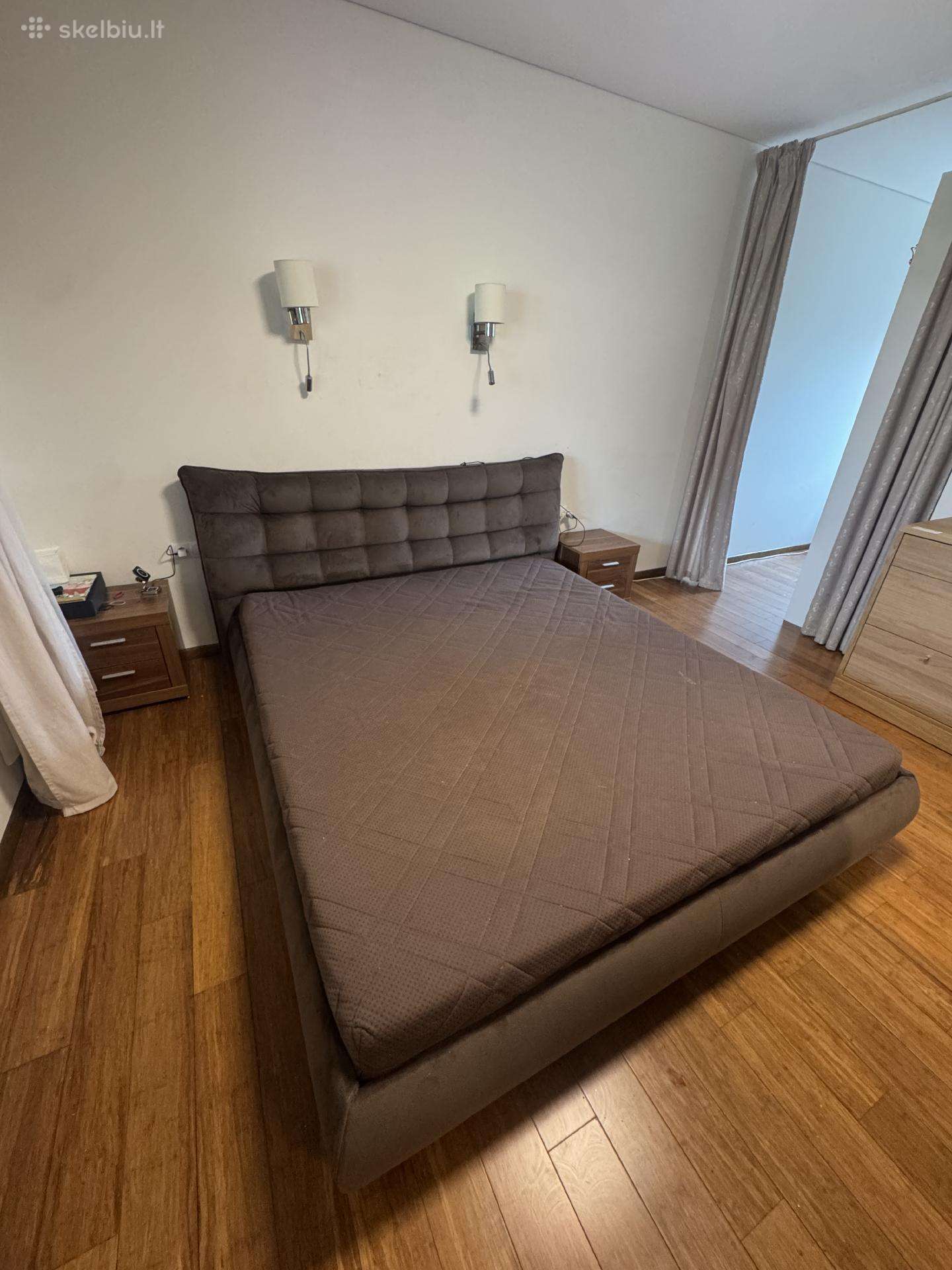 Miegamojo baldų komplektas