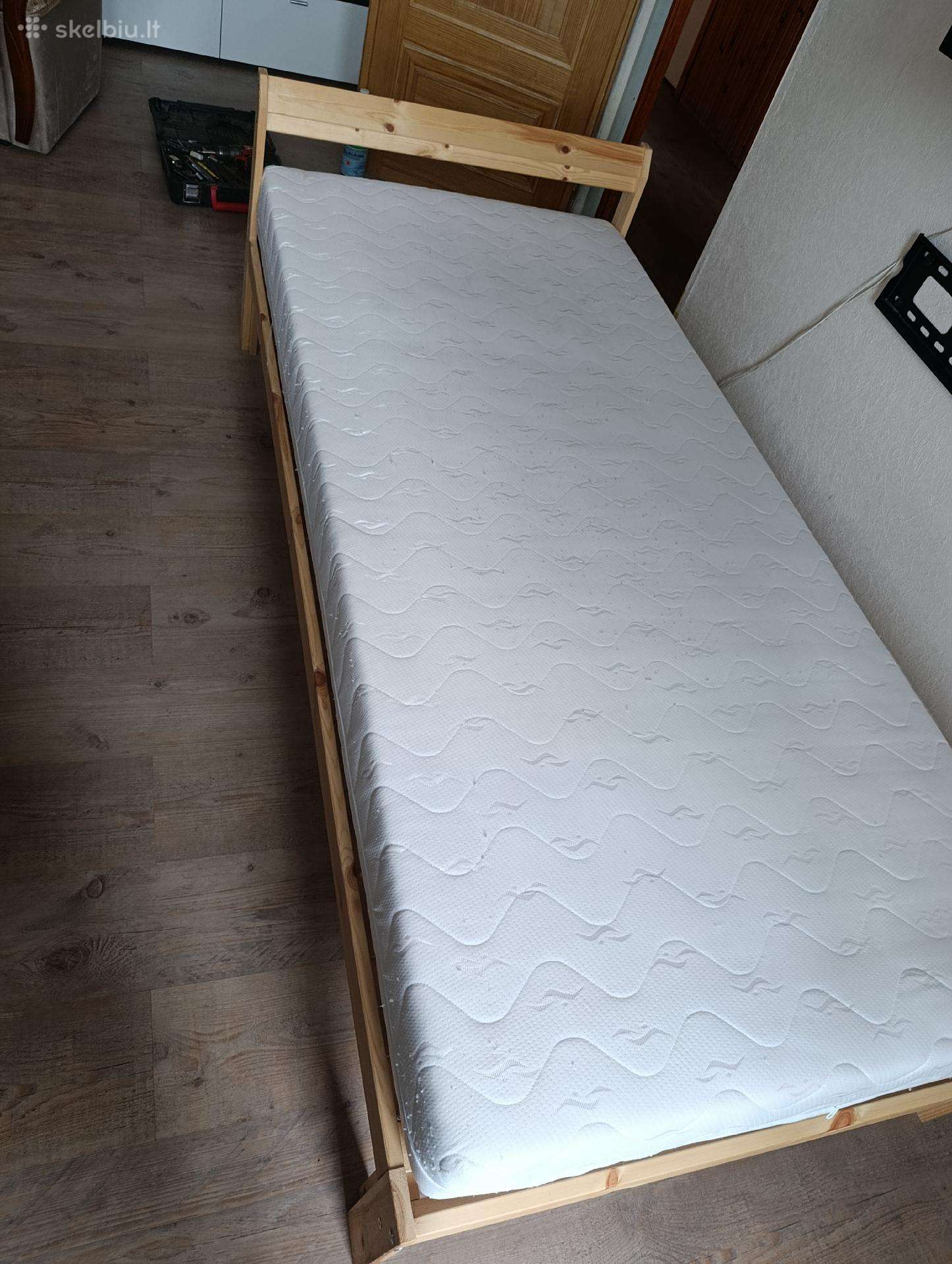 Parduodama lova