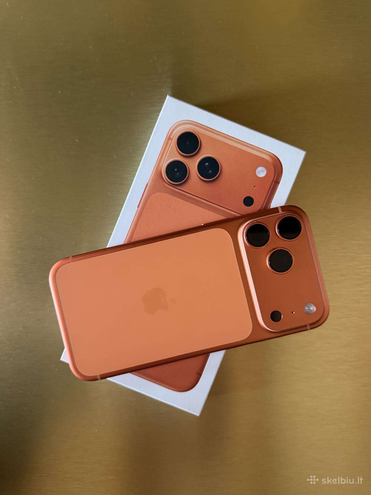 Parduodu iPhone 17 pro max, su garantija