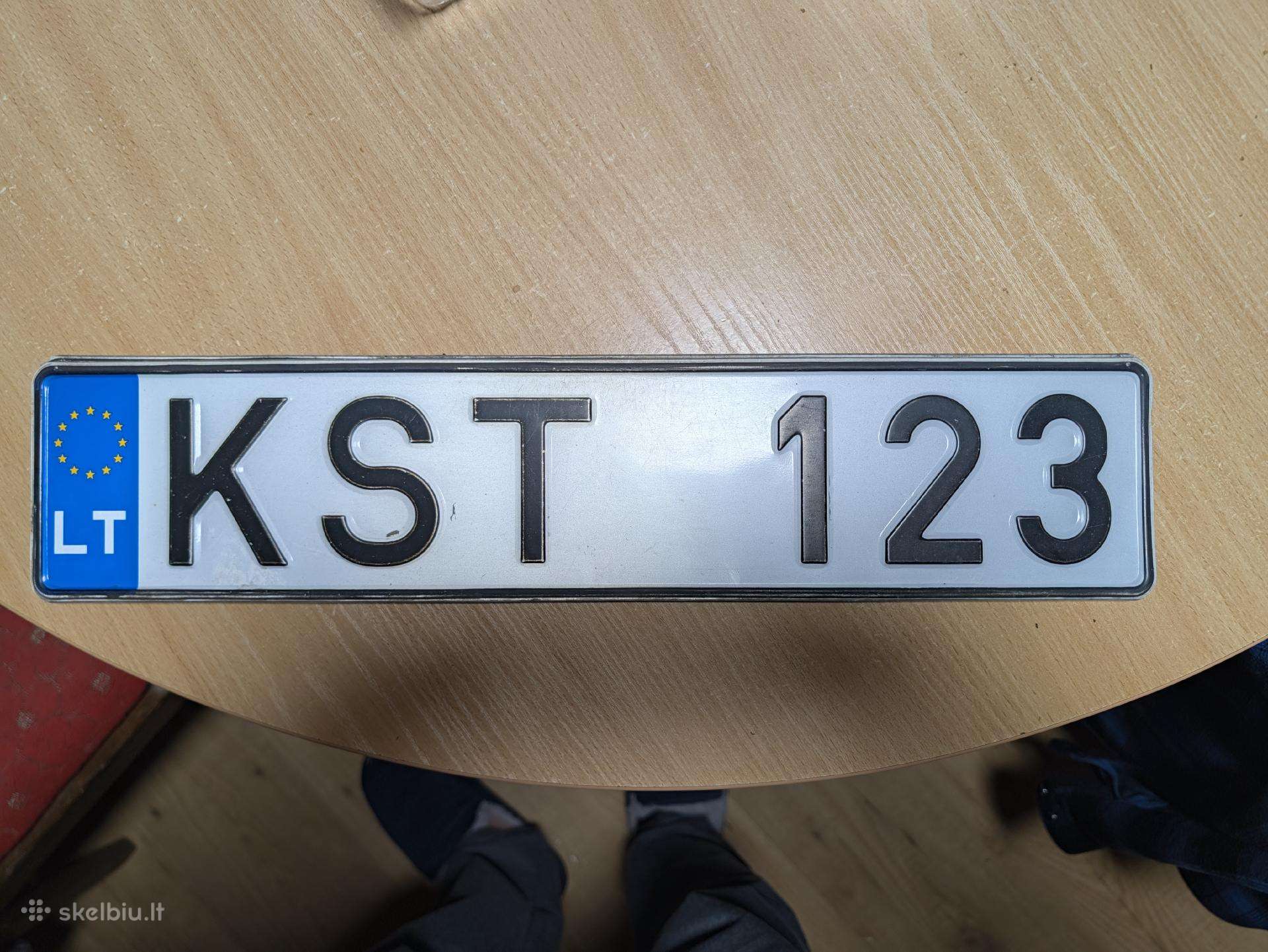 Parduodami valstybiniai numeriai Kst 123