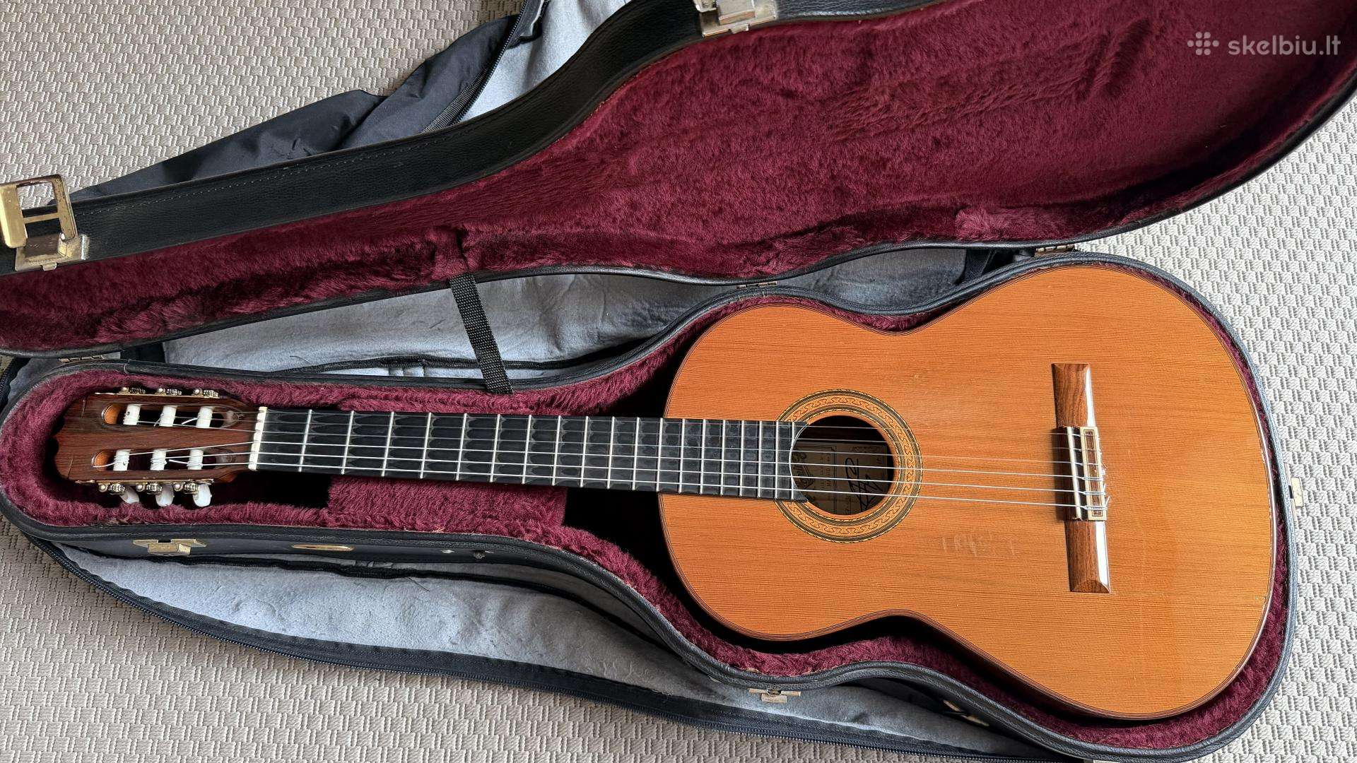 Koncertinė klasikinė gitara