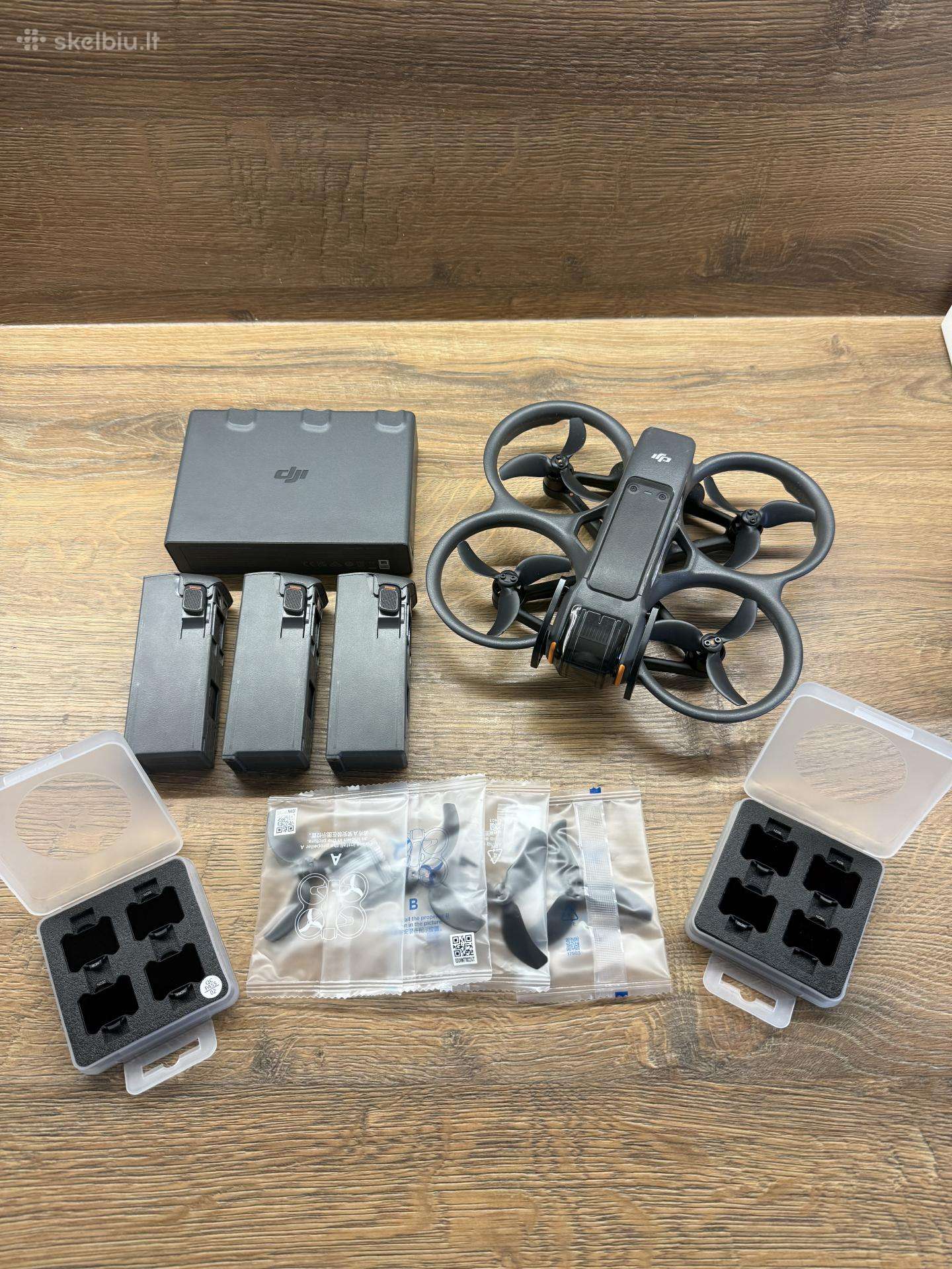 Dronas Dji avata 2 ir priedai