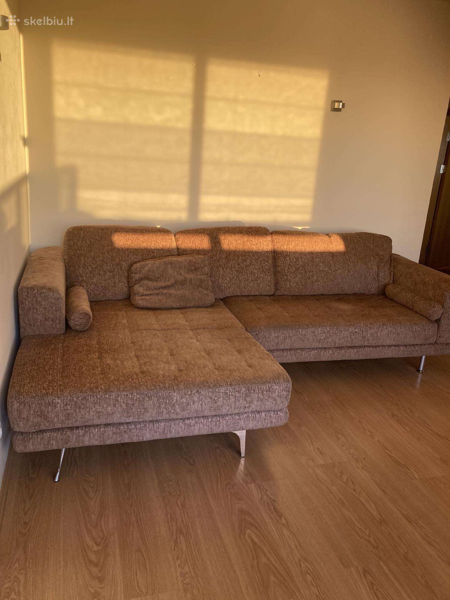 Puiki kampinė sofa