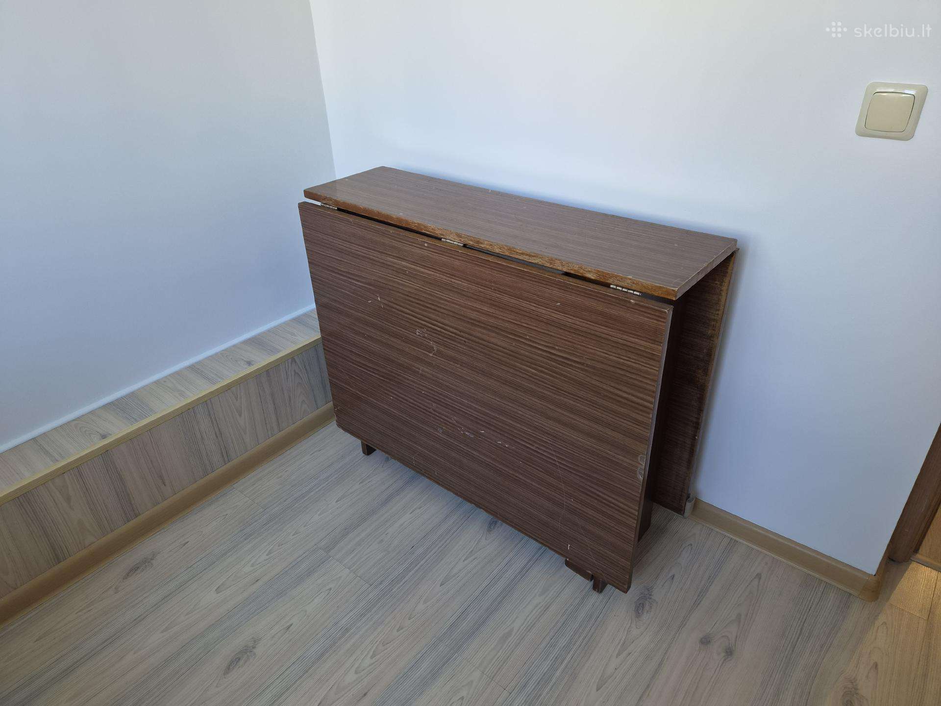 Stalas knyga Dovanoju