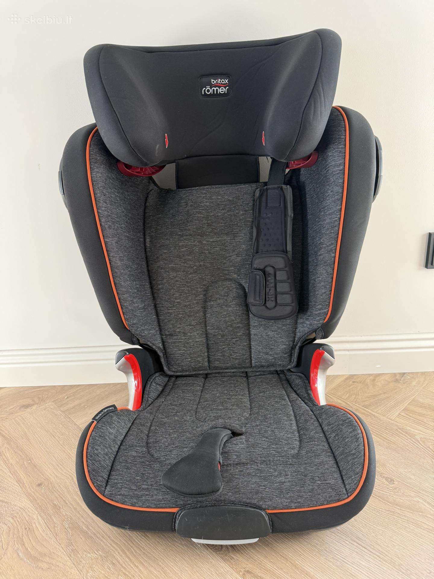 Tvarkinga ir švari Britax Romer Kidfix II kėdutė