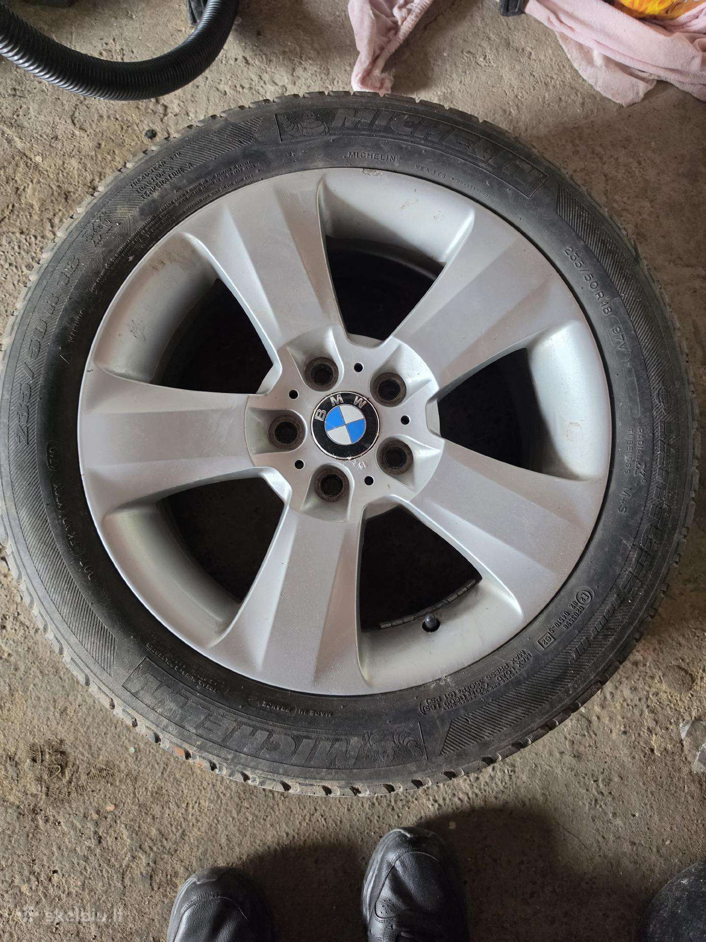 Bmw x3 ratlankiai su 235 50 r18 padangom